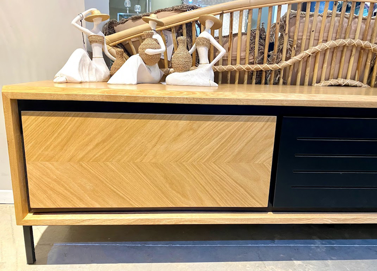 מזנון דגם טוקסידו