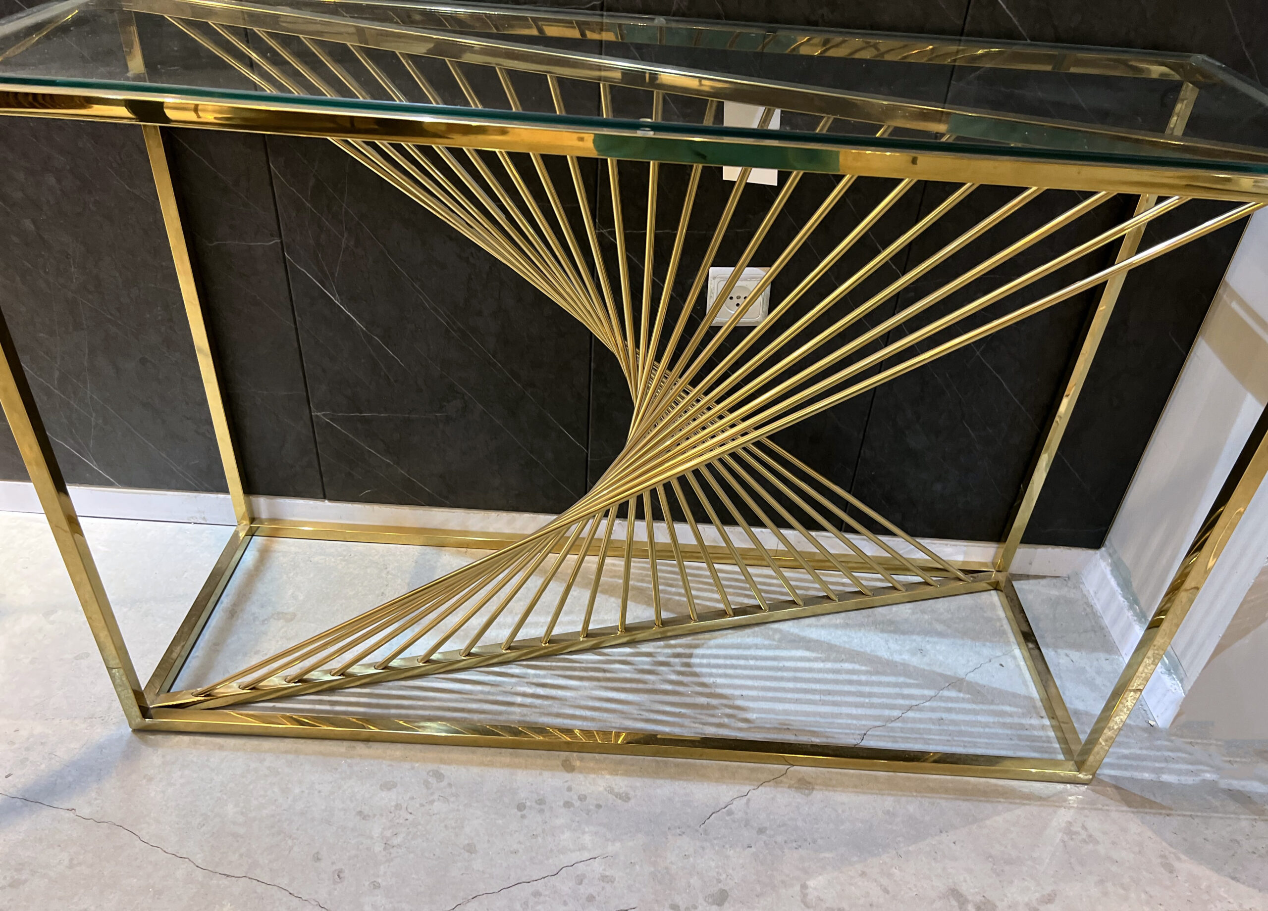 קונסולה מניפה דגם ויויאן