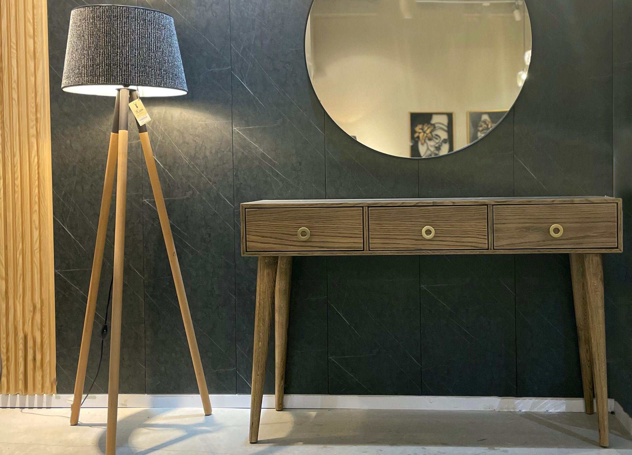 קונסולה דגם שובל 3 מגירות