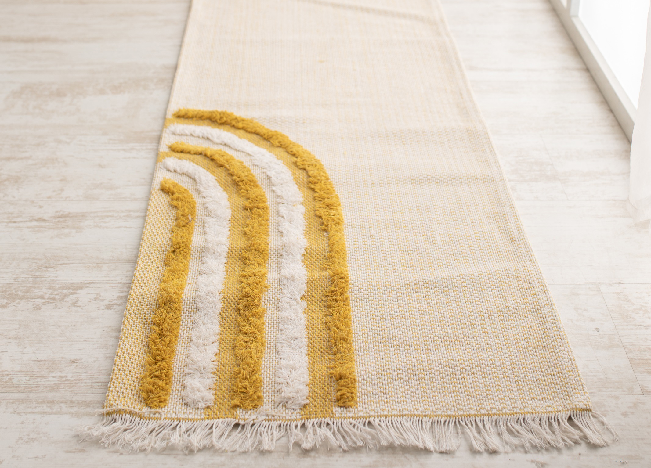 שטיח דגם אבסטקרט חרדל שטיח דגם אבסטקרט חרדל