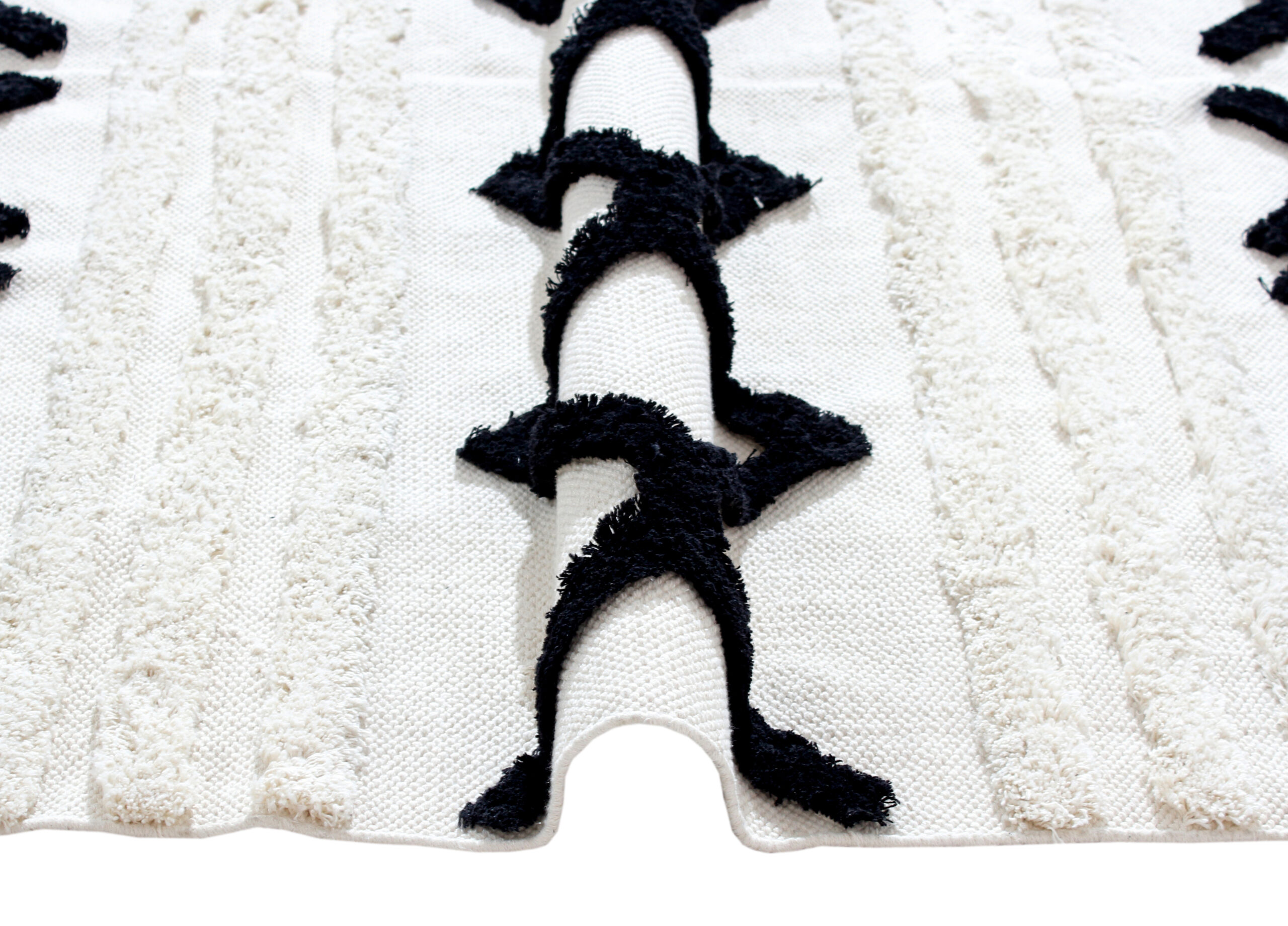 שטיח דגם דלתא שמנת שטיח דגם דלתא שמנת