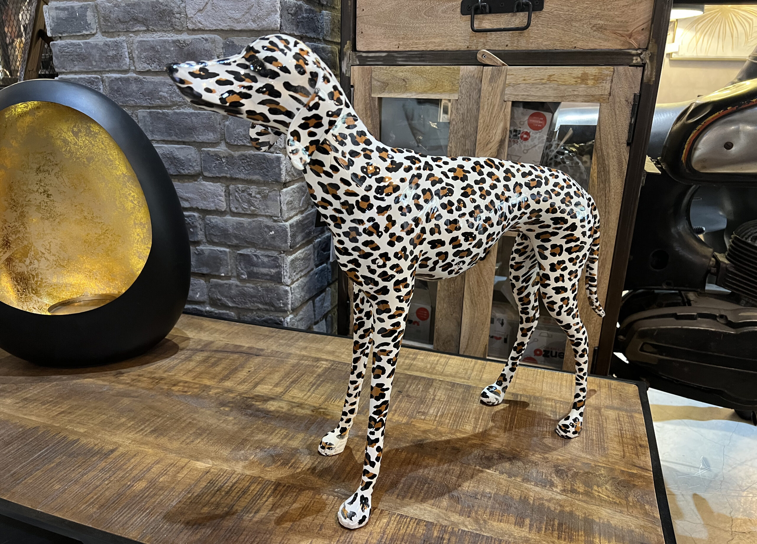 פסל כבל דני מנומר