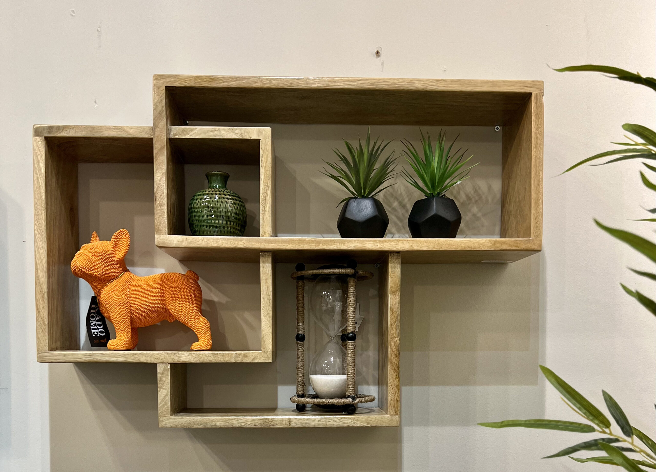 מדף דלהי מעוצב