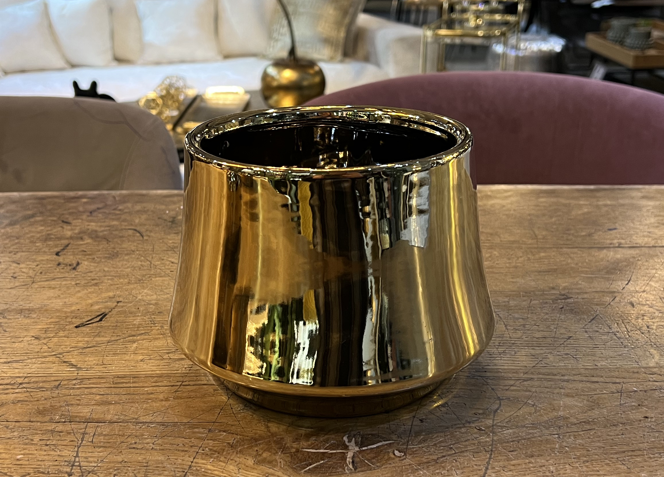 כד זהב מעוצב קטן כד זהב מעוצב קטן