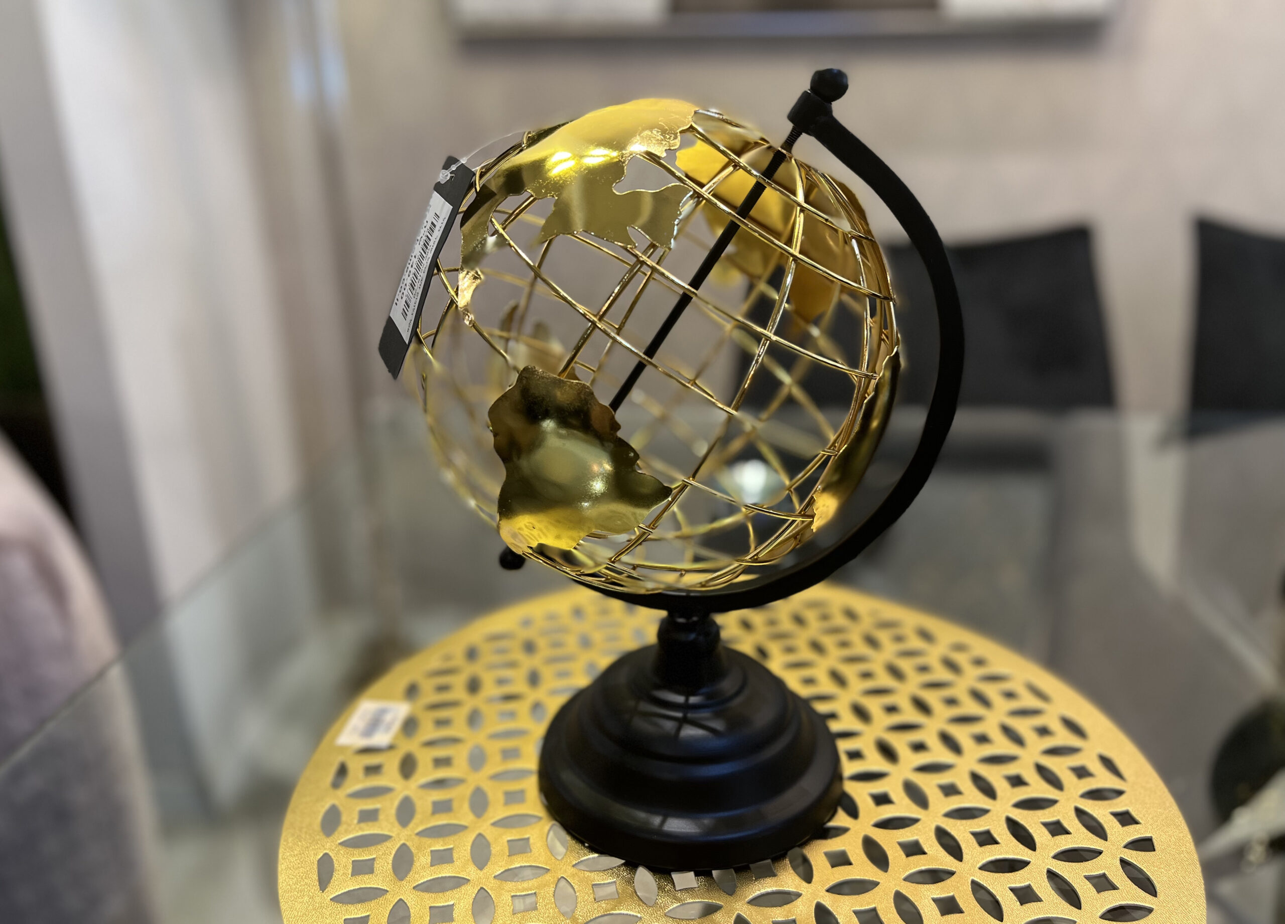פסל גלובוס זהב ברזל שחור גדול