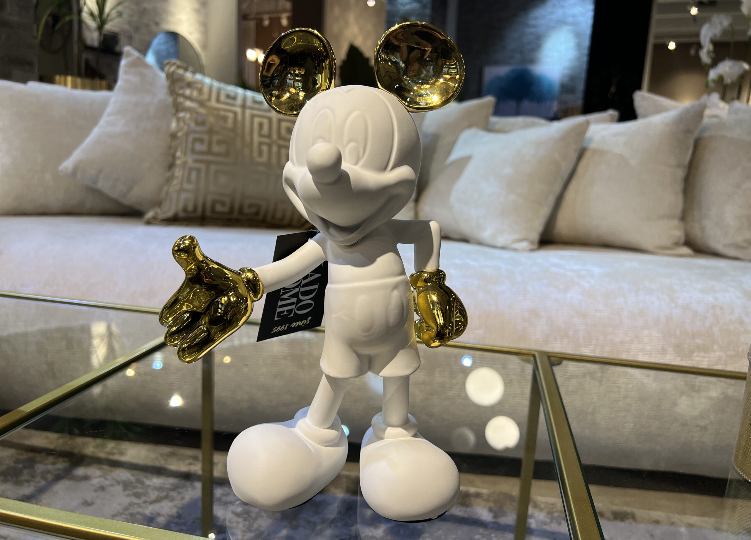 פסל מיקי מאוס לבן זהב