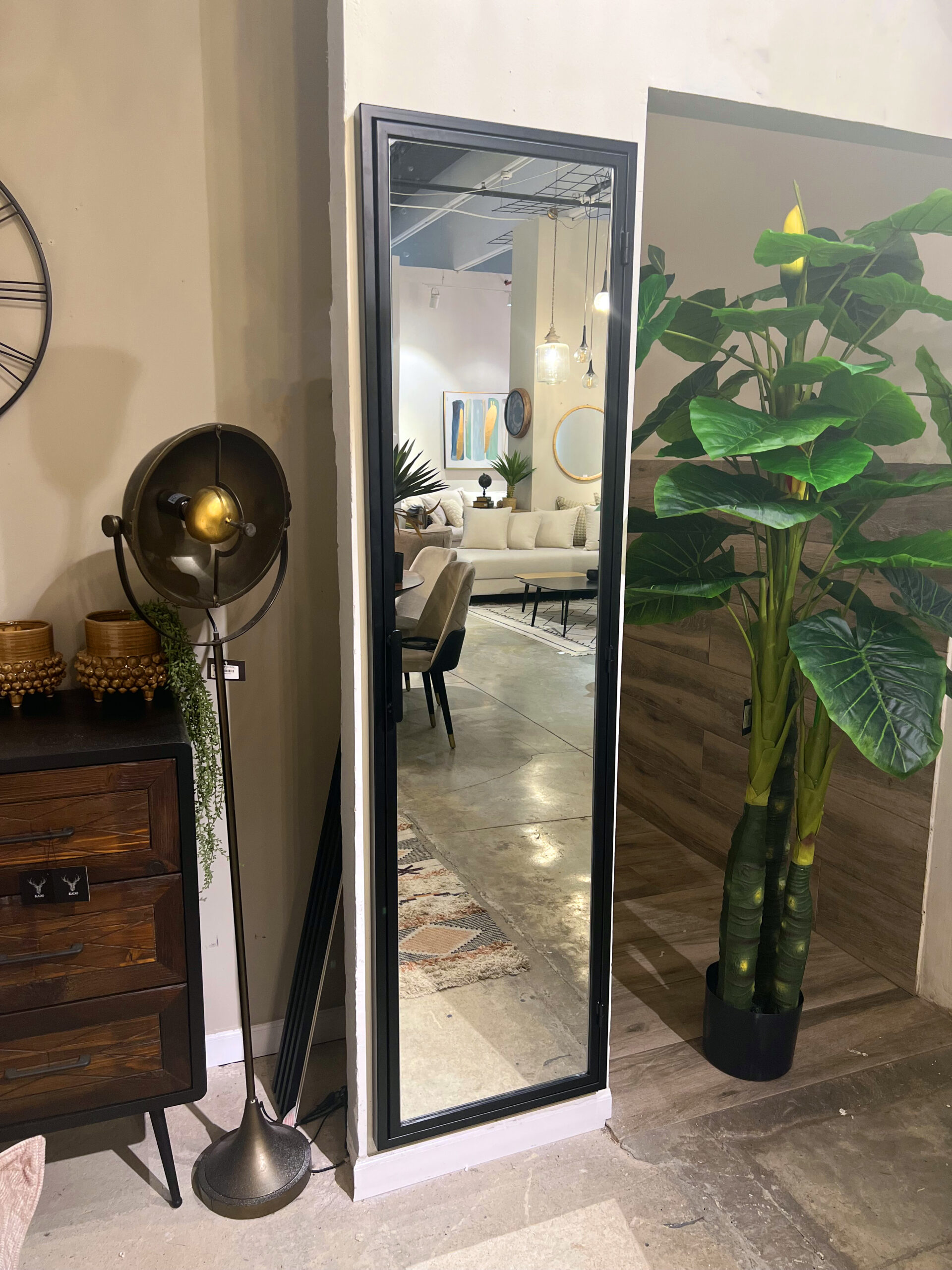 מראה נפתחת כיסוי ארון חשמל מראה נפתחת כיסוי ארון חשמל