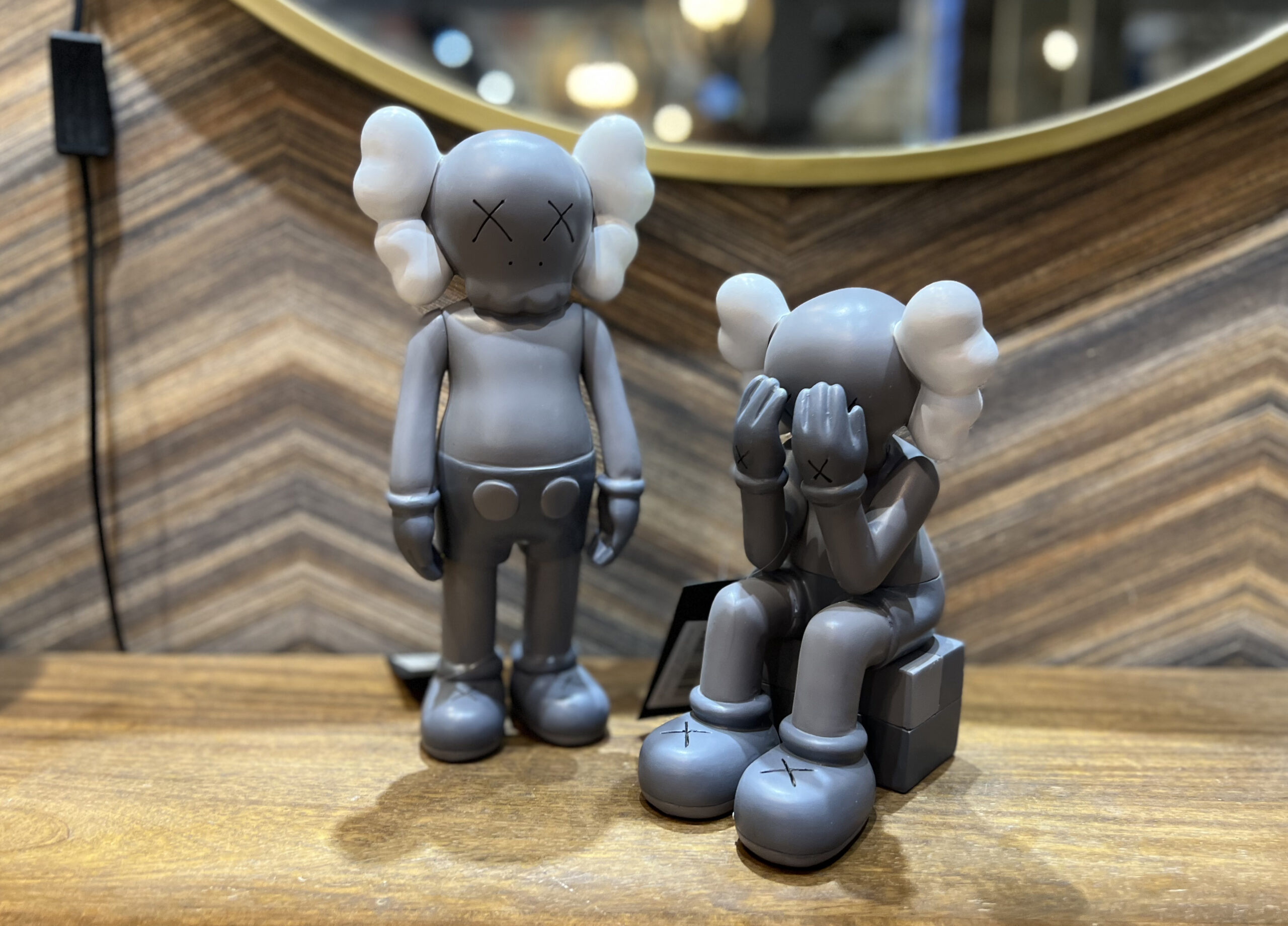 פסל בובה נורדי אפור אוזניים לבנות פסל בובה נורדי אפור אוזניים לבנות