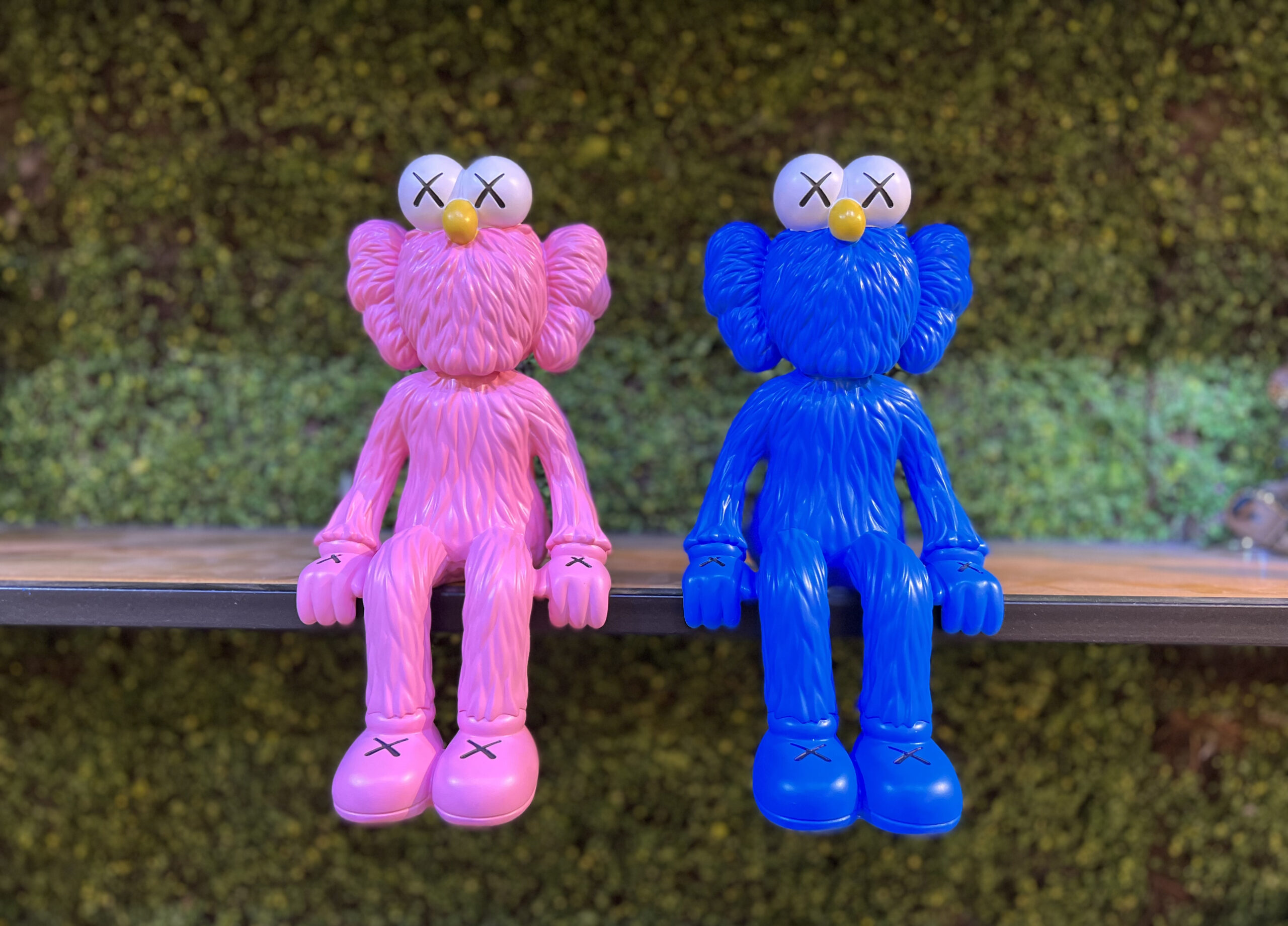 פסל בובה נורדית יושבת