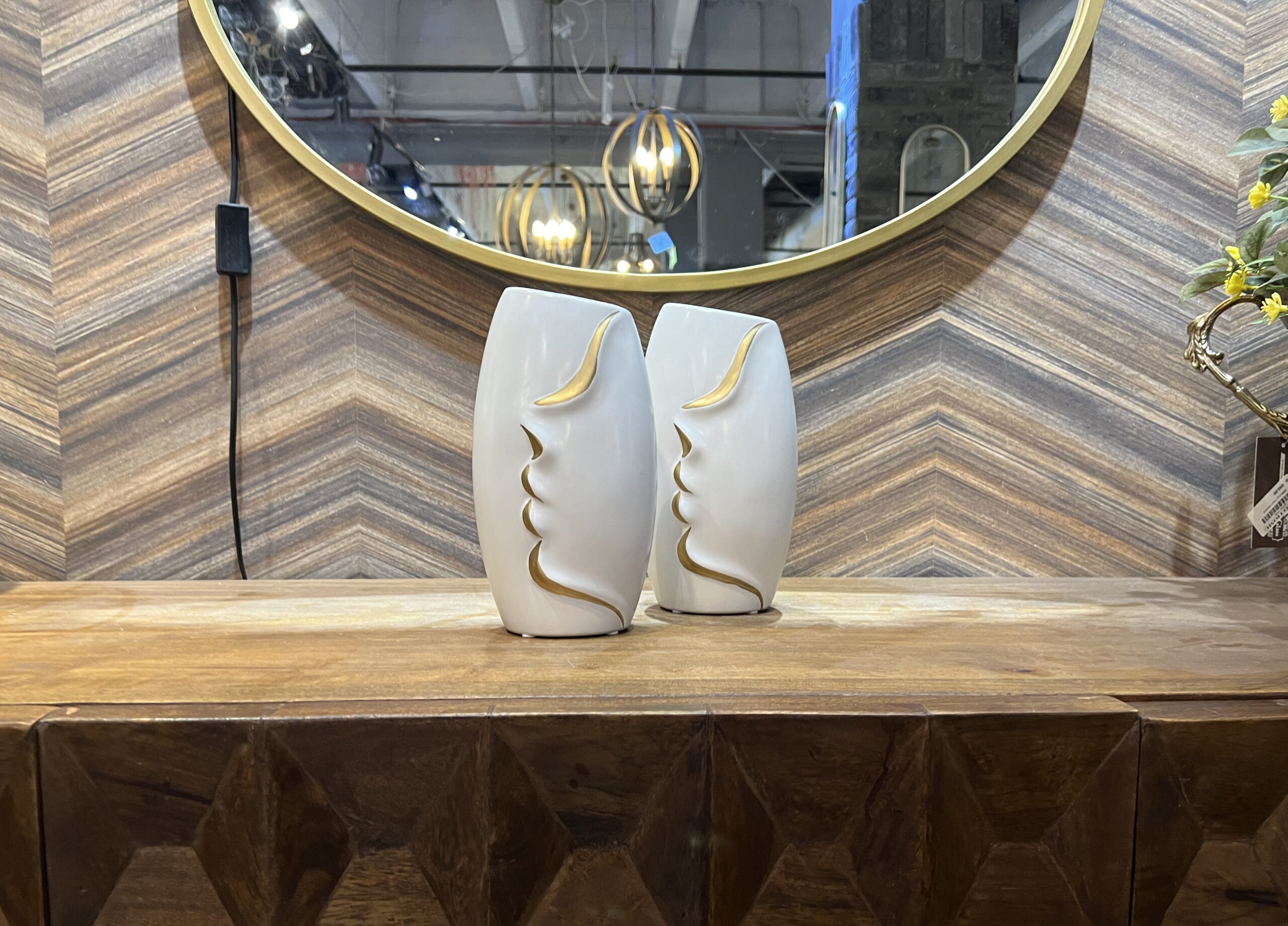 כד לבן פרופיל פנים זהב גבוה כד לבן פרופיל פנים זהב גבוה