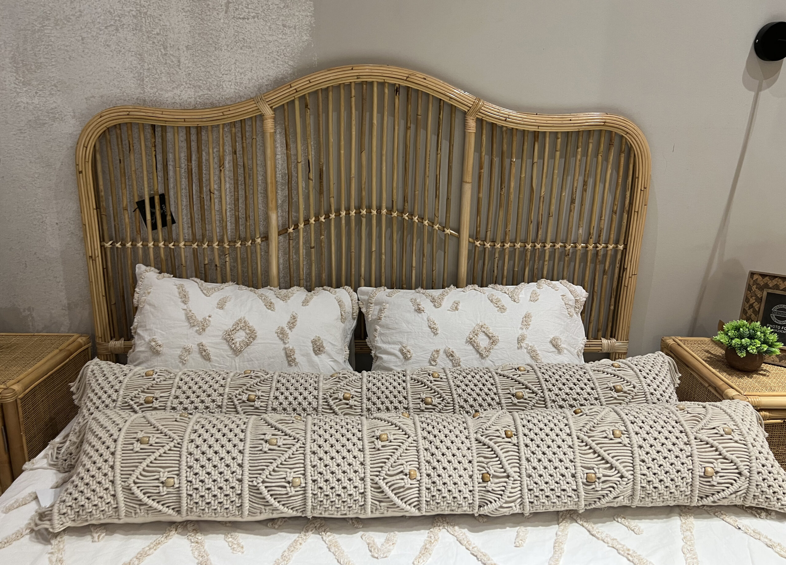 ראש מיטה עם בסיס דגם קריביים ראש מיטה עם בסיס דגם קריביים