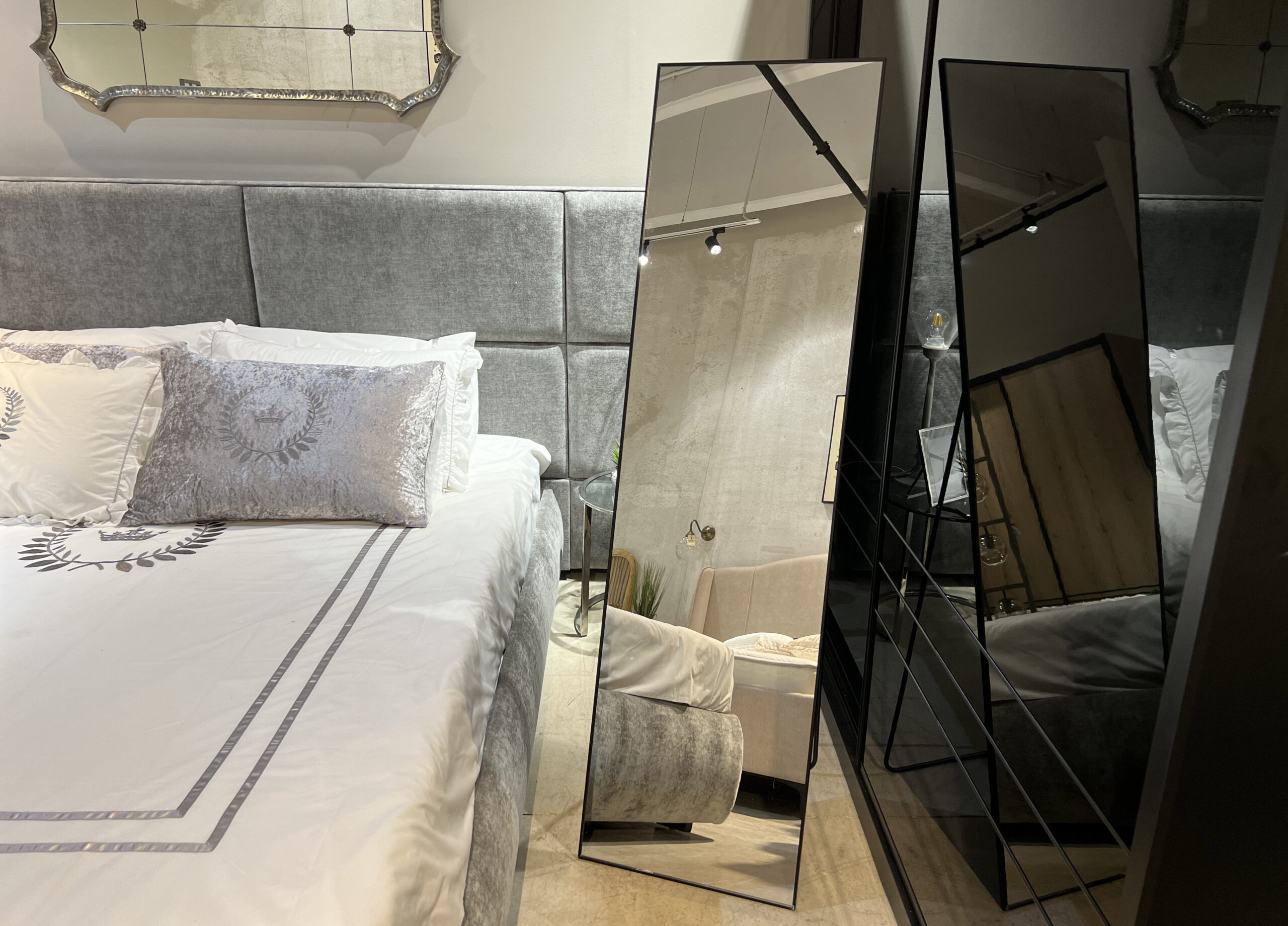 מראה גוף אלומיניום שחורה מראה גוף אלומיניום שחורה