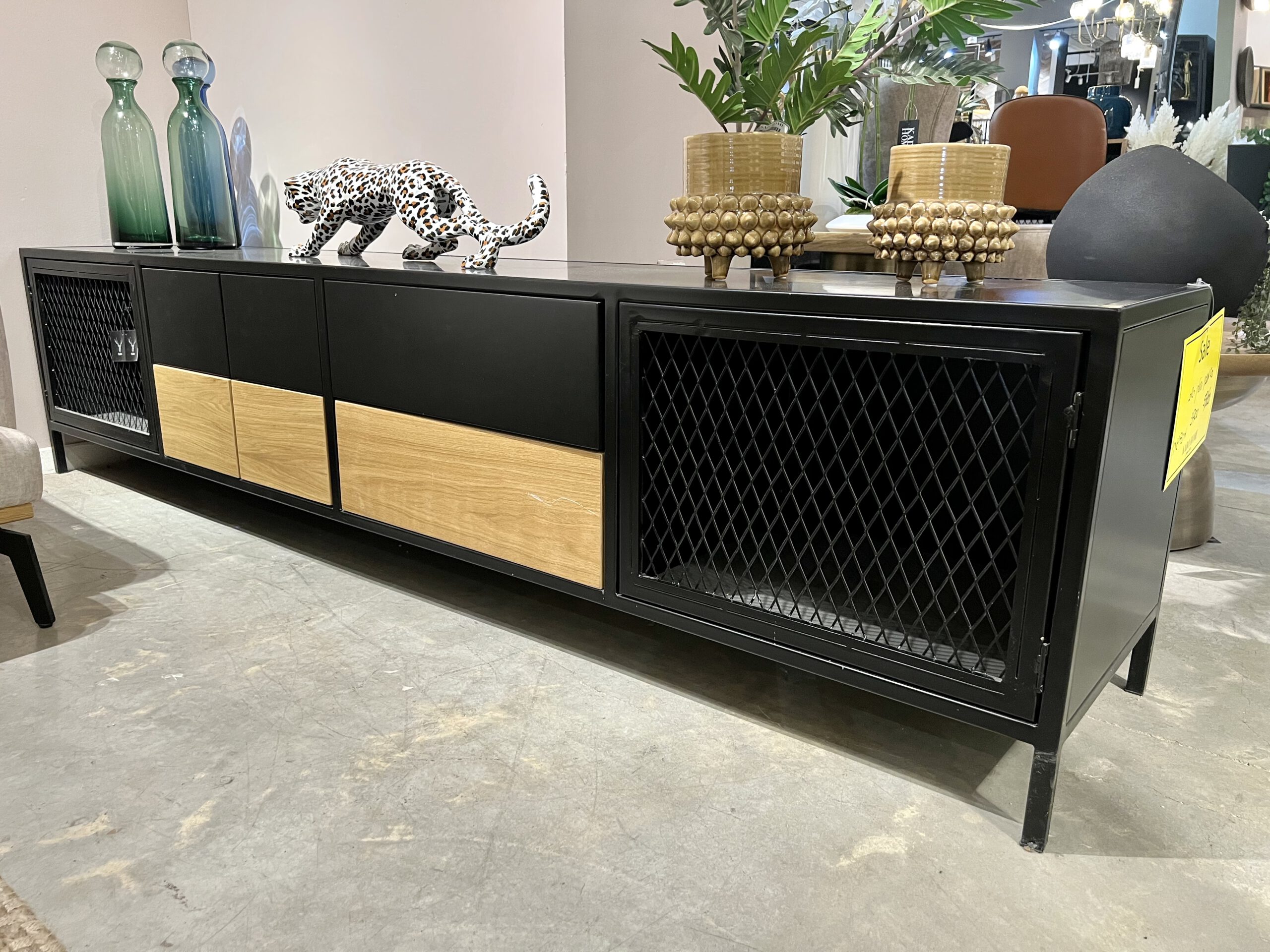 מזנון רשת מתצוגה!