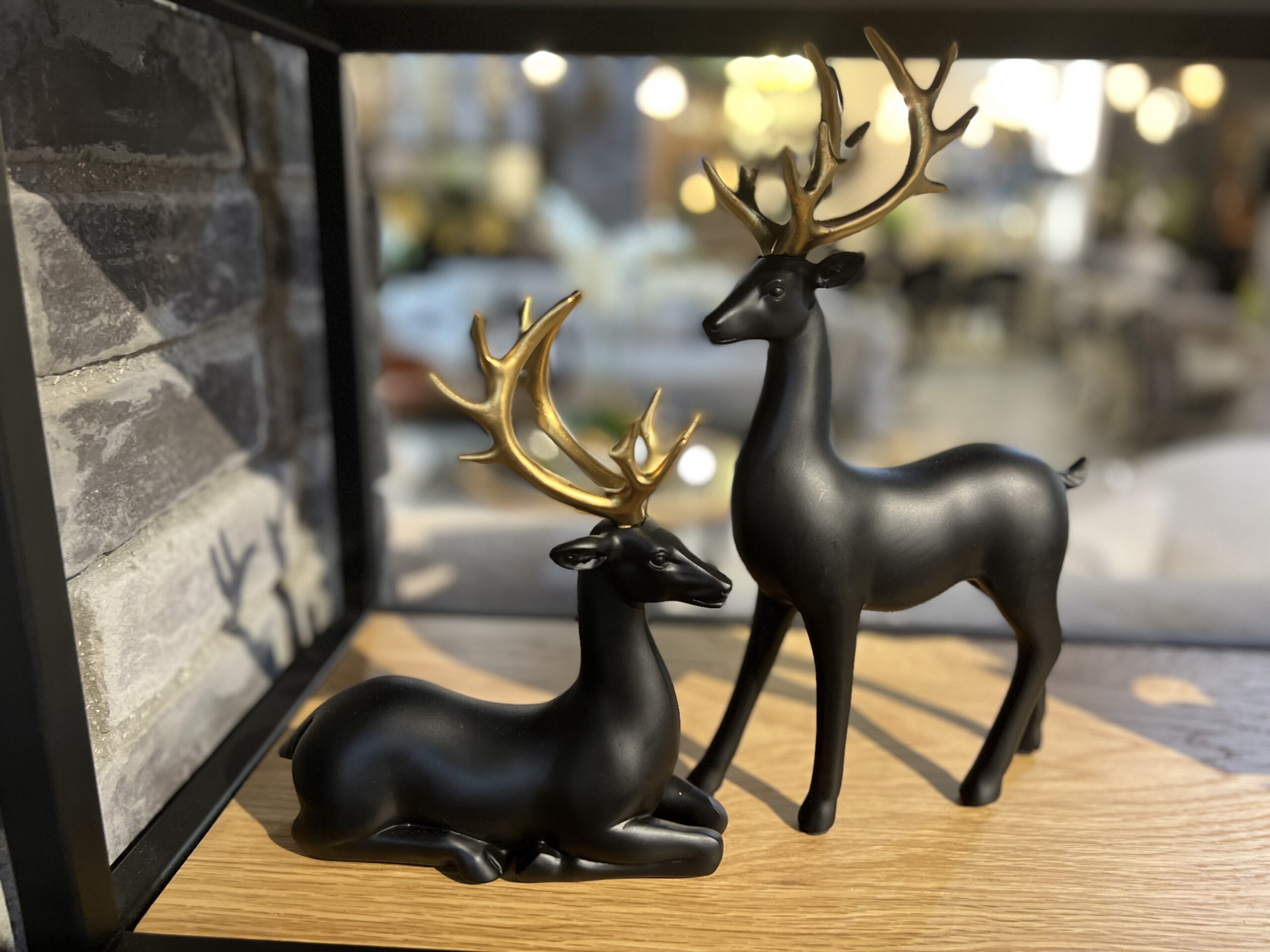 פסל אייל שחור