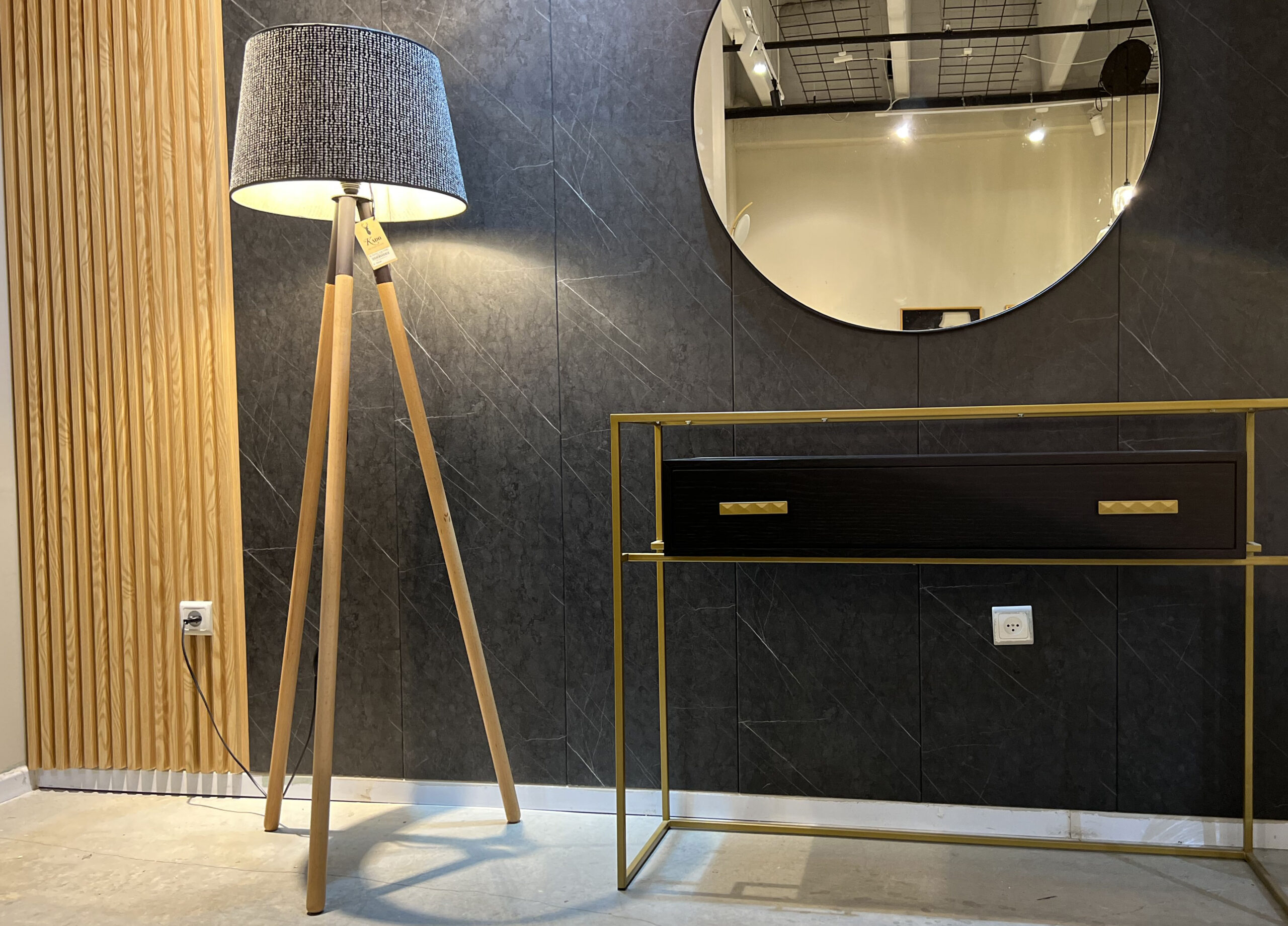 מנורת אהיל ולנסיה מנורת אהיל ולנסיה