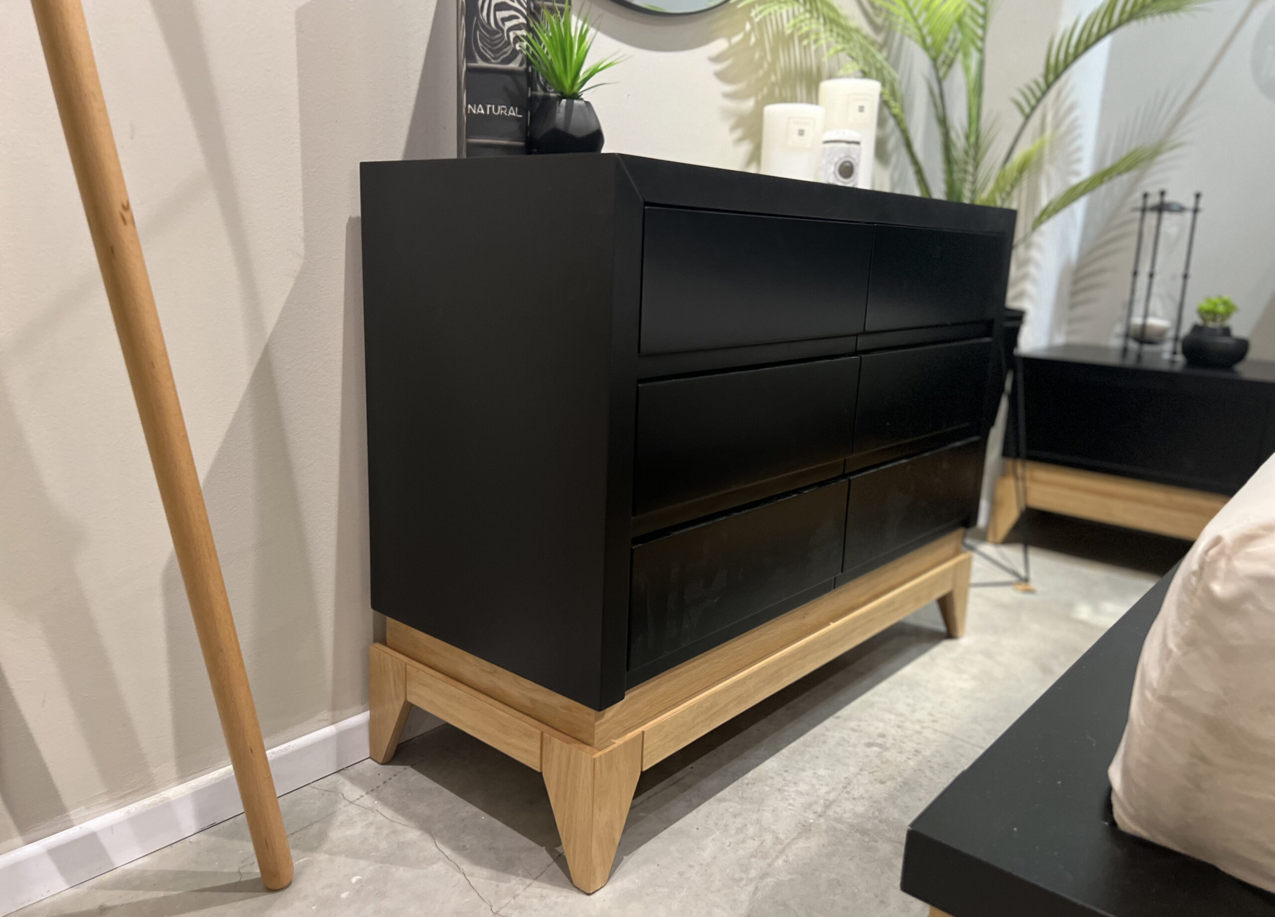 קומודה דגם לוצ'י קומודה דגם לוצ'י