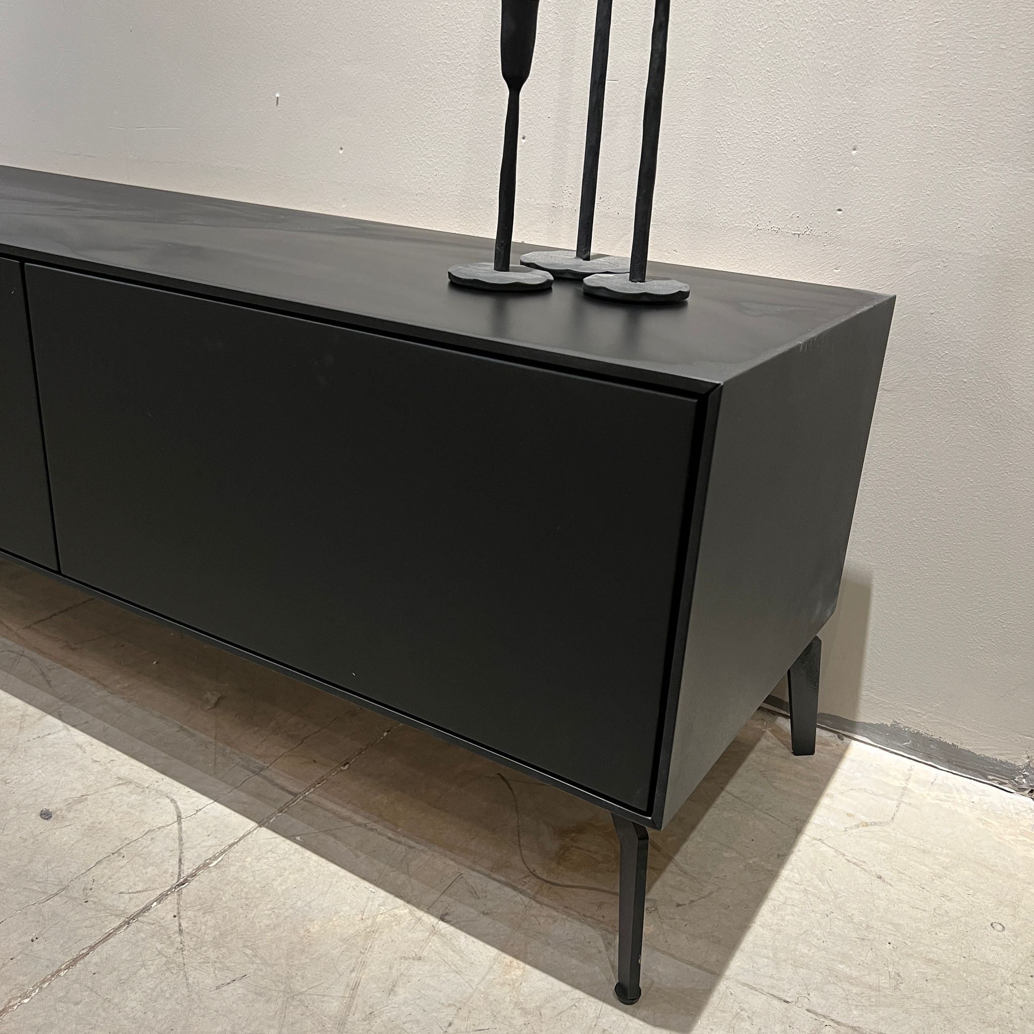 מזנון מעוצב דגם בלאק במבצע מזנון מעוצב דגם בלאק במבצע