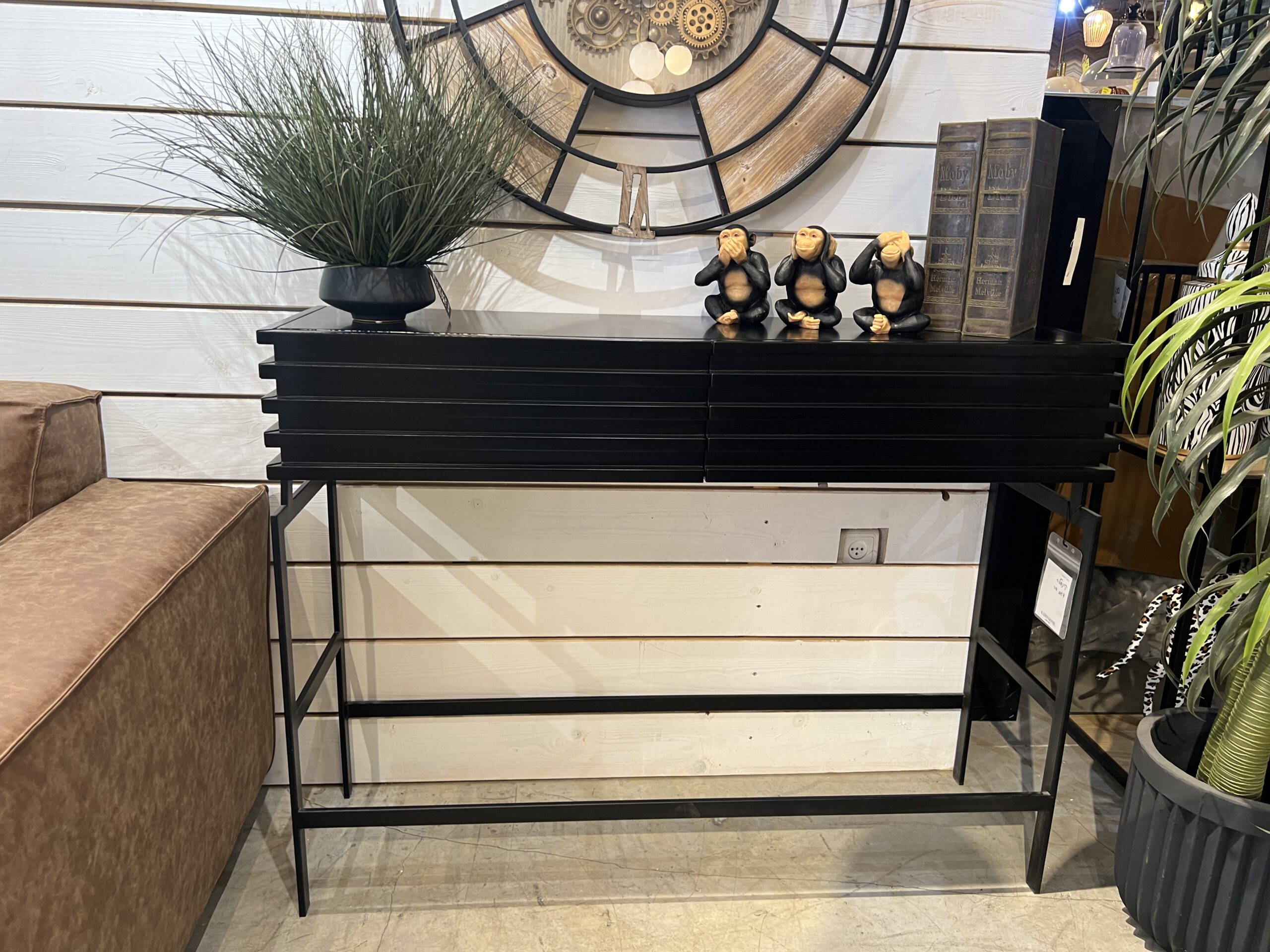 קונסולה דגם אור קונסולה דגם אור