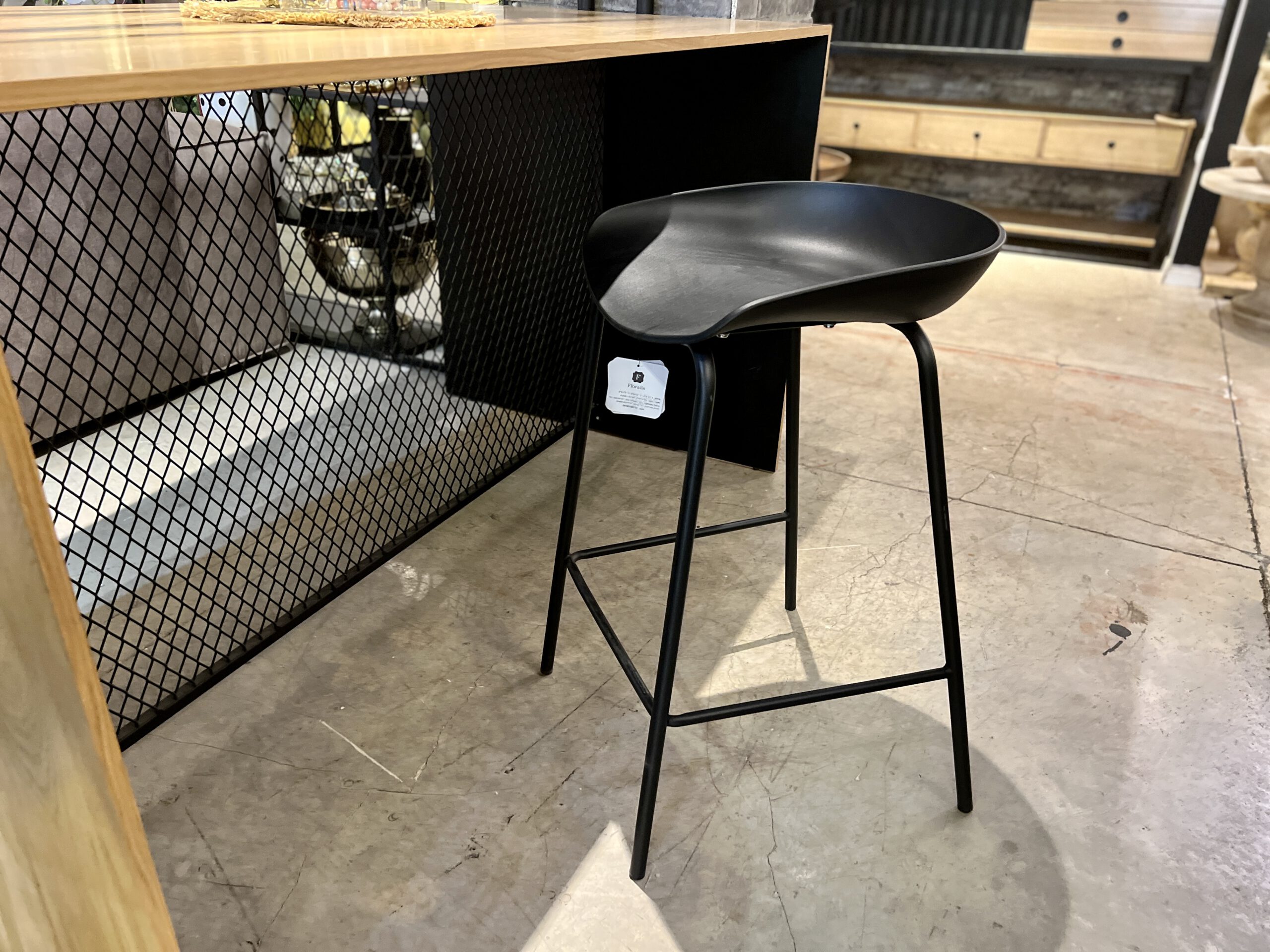 כיסא בר דגם רינו צר בלאק כיסא בר דגם רינו צר בלאק