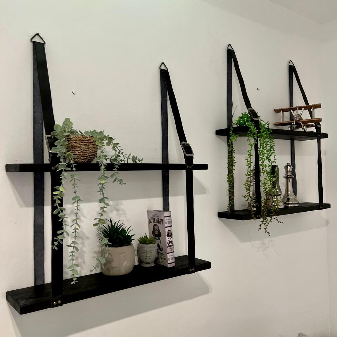 זוג מדפי עץ תליה עם רצועות עור זוג מדפי עץ תליה עם רצועות עור