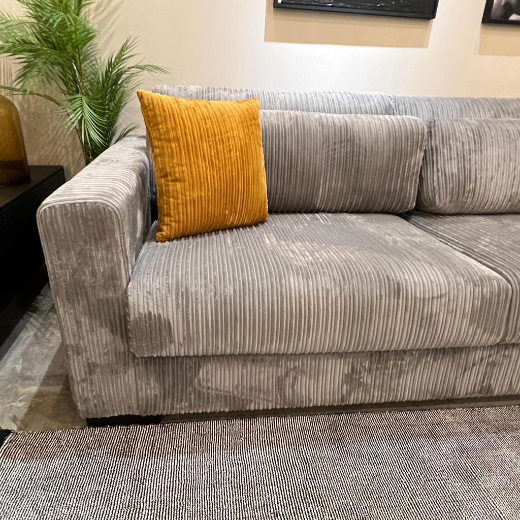 ספה דגם קלאודיה ספה דגם קלאודיה