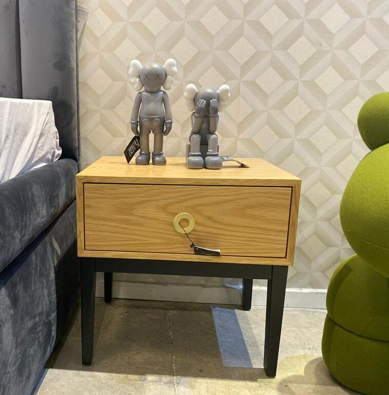 שידת צד ורסצ'ה שידת צד ורסצ'ה