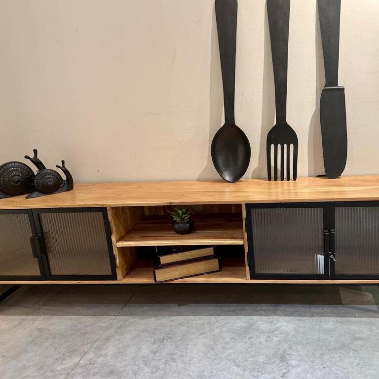 מזנון עץ שיטה דלתות זכוכית מסגרת ברזל שחור דגם "לילה" מזנון עץ שיטה דלתות זכוכית מסגרת ברזל שחור דגם "לילה"