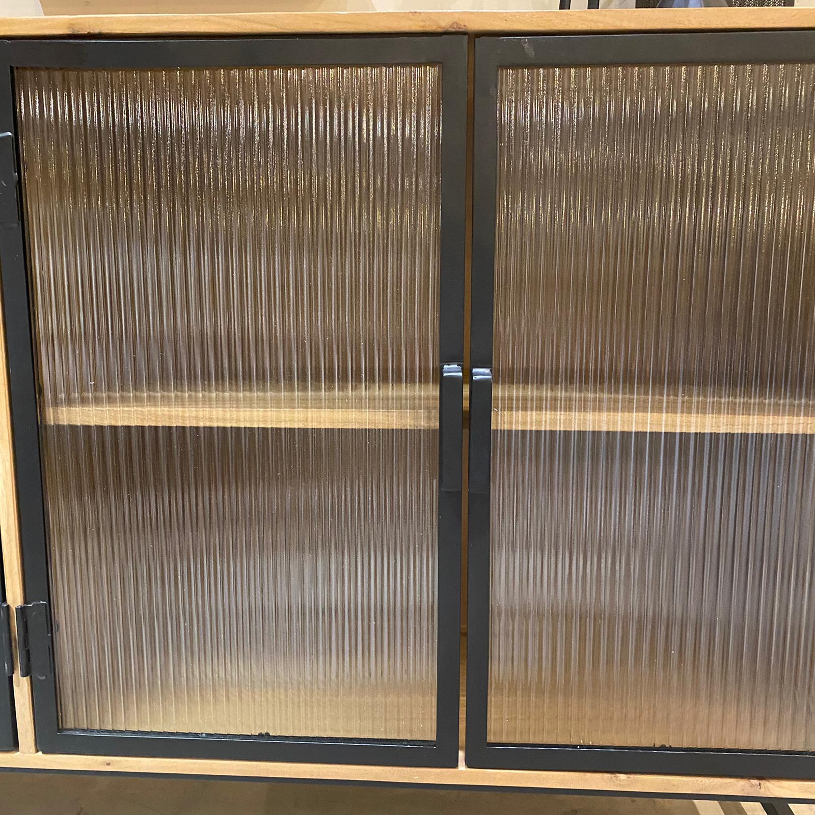 קומודה עץ שיטה 4 דלתות זכוכית מסגרת ברזל שחור - דגם לילה קומודה עץ שיטה 4 דלתות זכוכית מסגרת ברזל שחור - דגם לילה