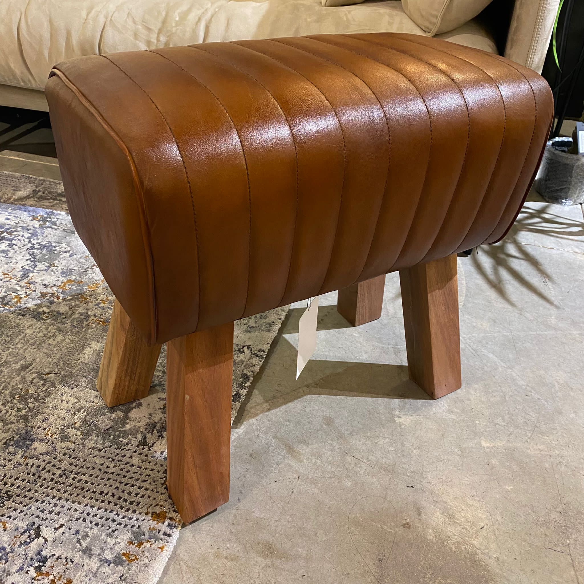 הדום דגם ווד סטול עור חום