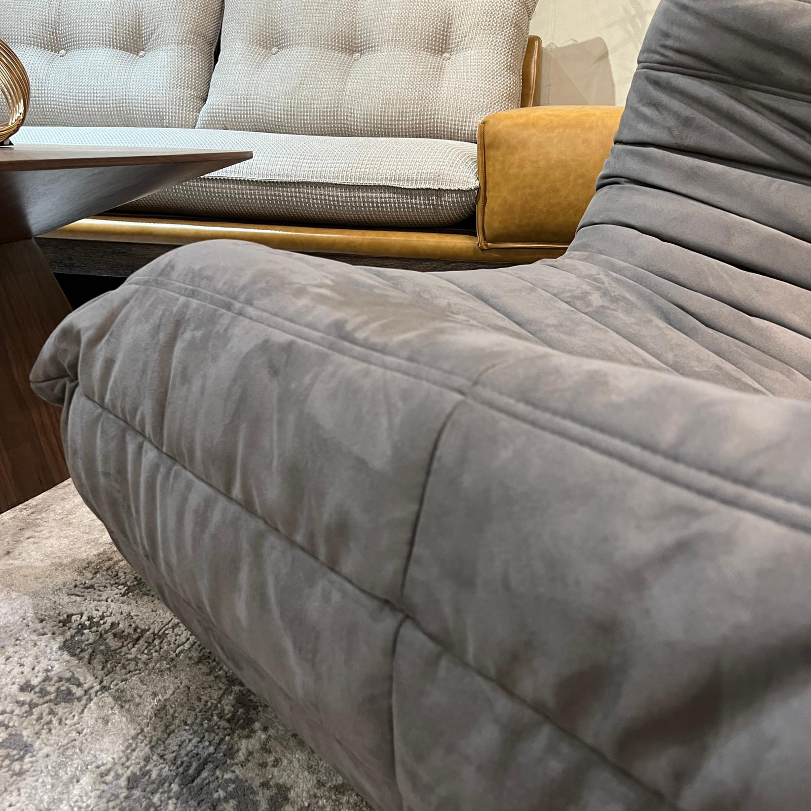 כורסא דגם פילו קימי גוון כהה כורסא דגם פילו קימי גוון כהה