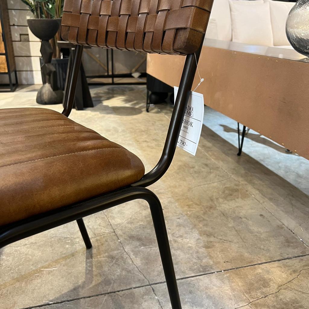 כיסא פינת אוכל דגם קלוע עור חום כיסא פינת אוכל דגם קלוע עור חום