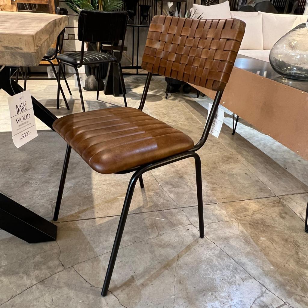 כיסא פינת אוכל דגם קלוע עור חום כיסא פינת אוכל דגם קלוע עור חום