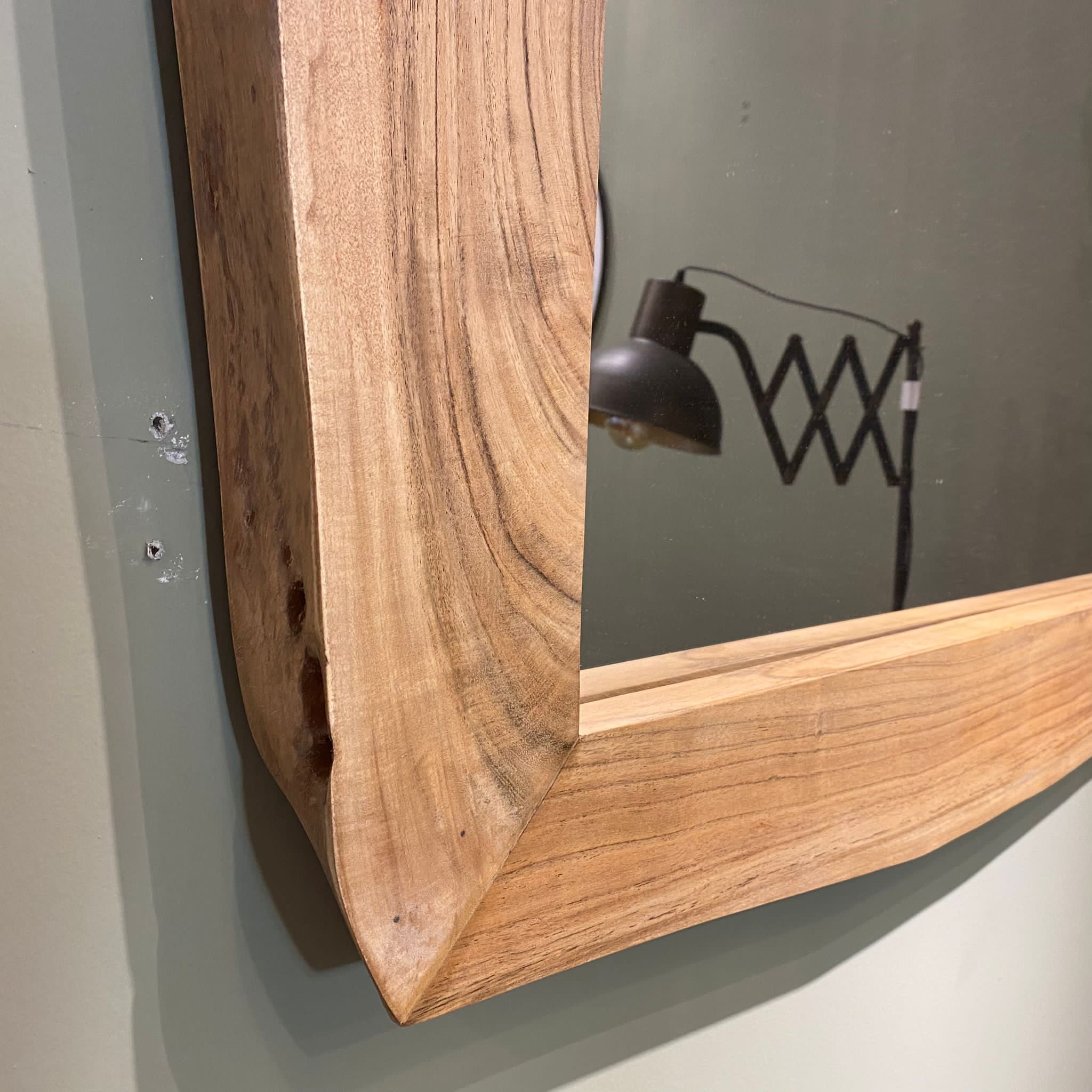 מראה עץ שיטה גושני דגם ווד מראה עץ שיטה גושני דגם ווד