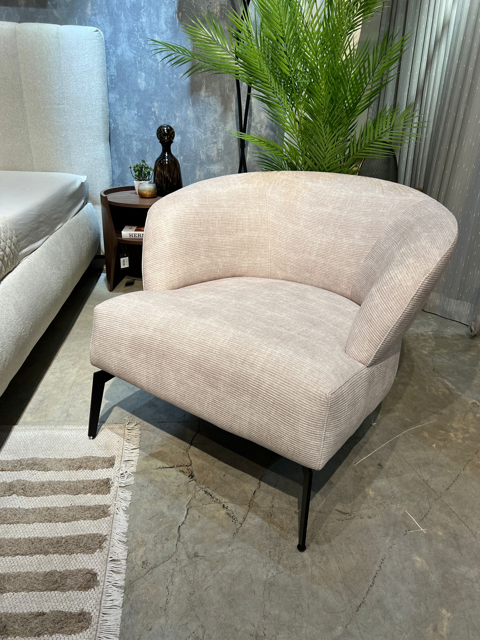 כורסא מעוצבת דגם ברוש כורסא מעוצבת דגם ברוש