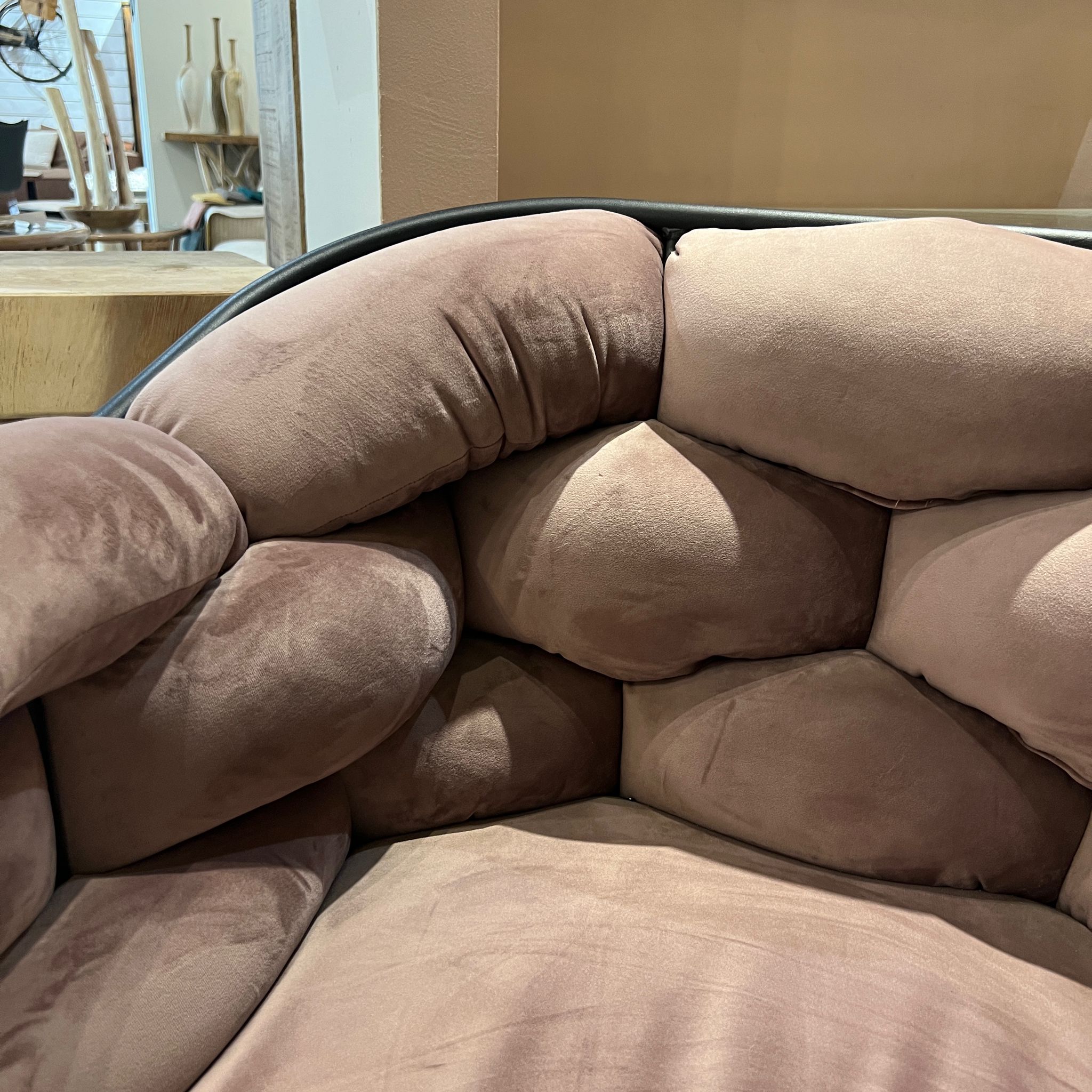 כורסא ורוד פודרה דגם טניה מתצוגה!