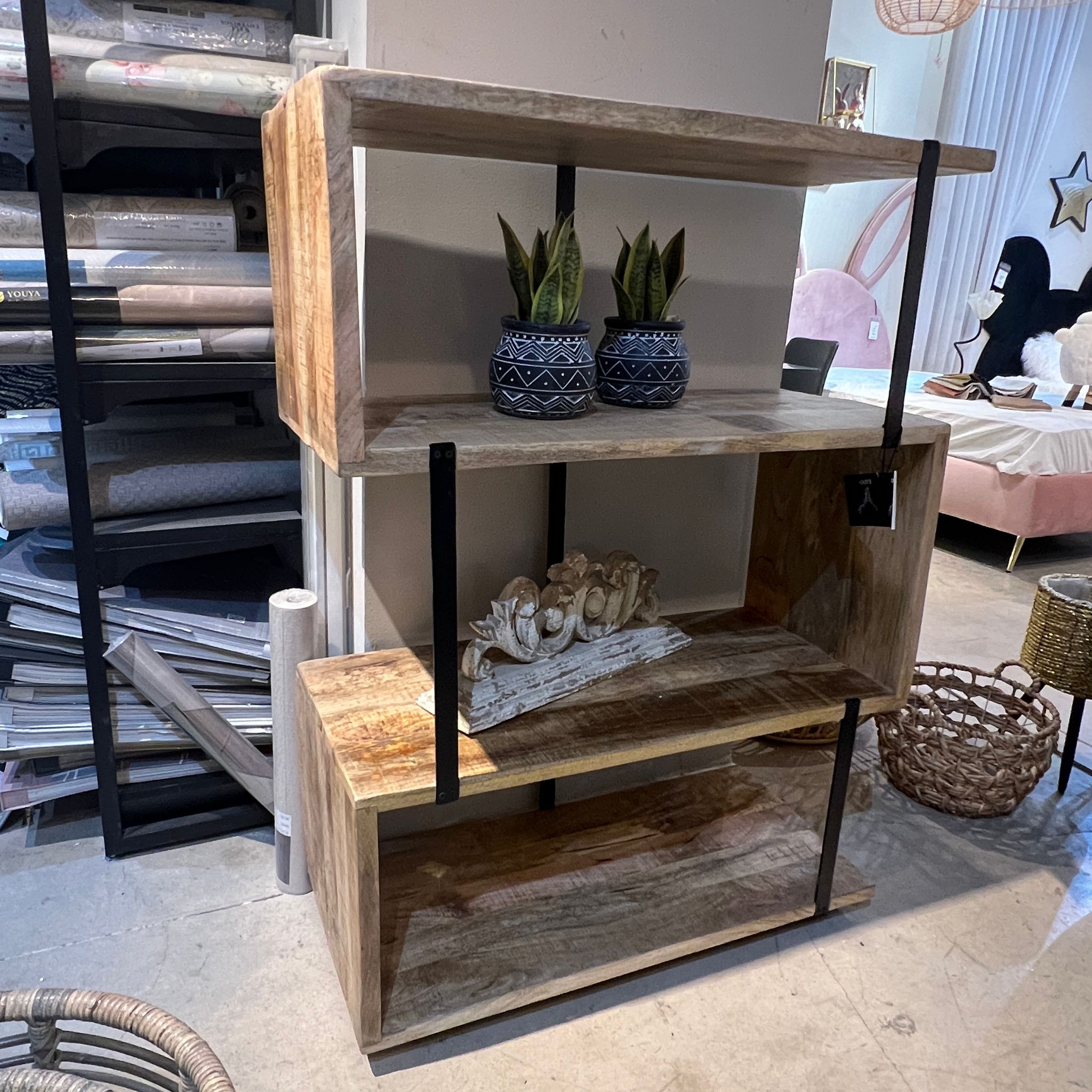 ספריה עץ נמוכה דגם שאנטי ספריה עץ נמוכה דגם שאנטי