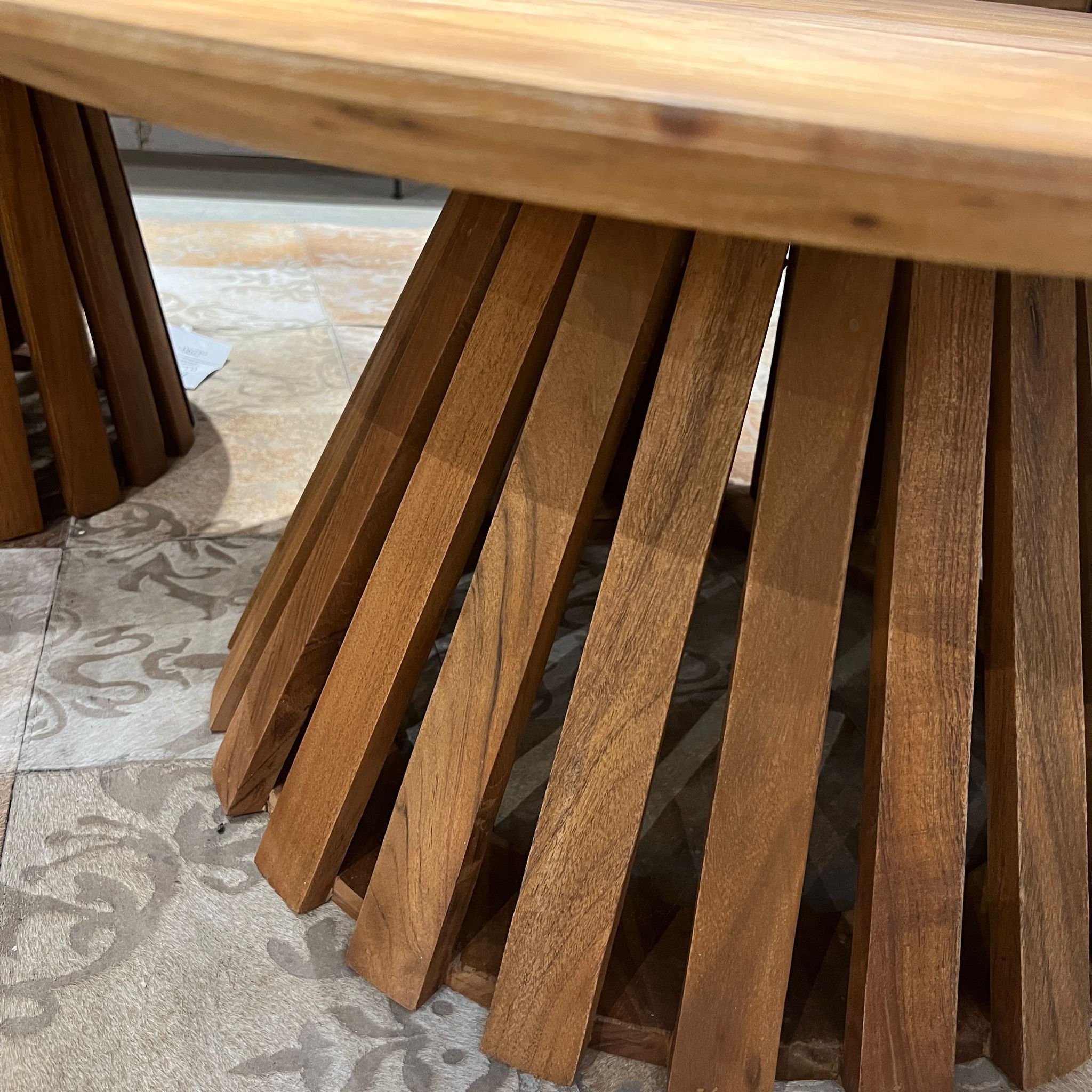 שולחן סלון דגם ווד סטריפ עגול מעץ שיטה