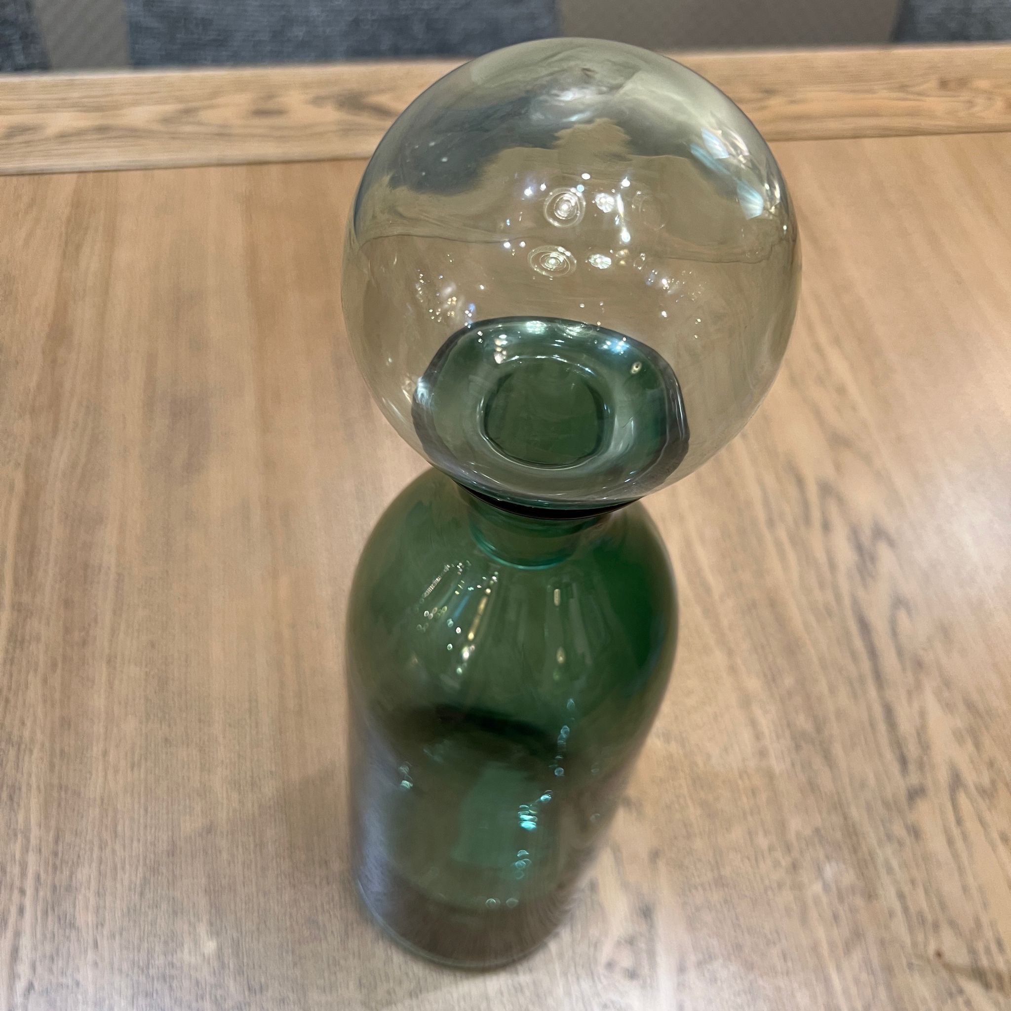 כד זכוכית ירוקה בקבוק גבוה