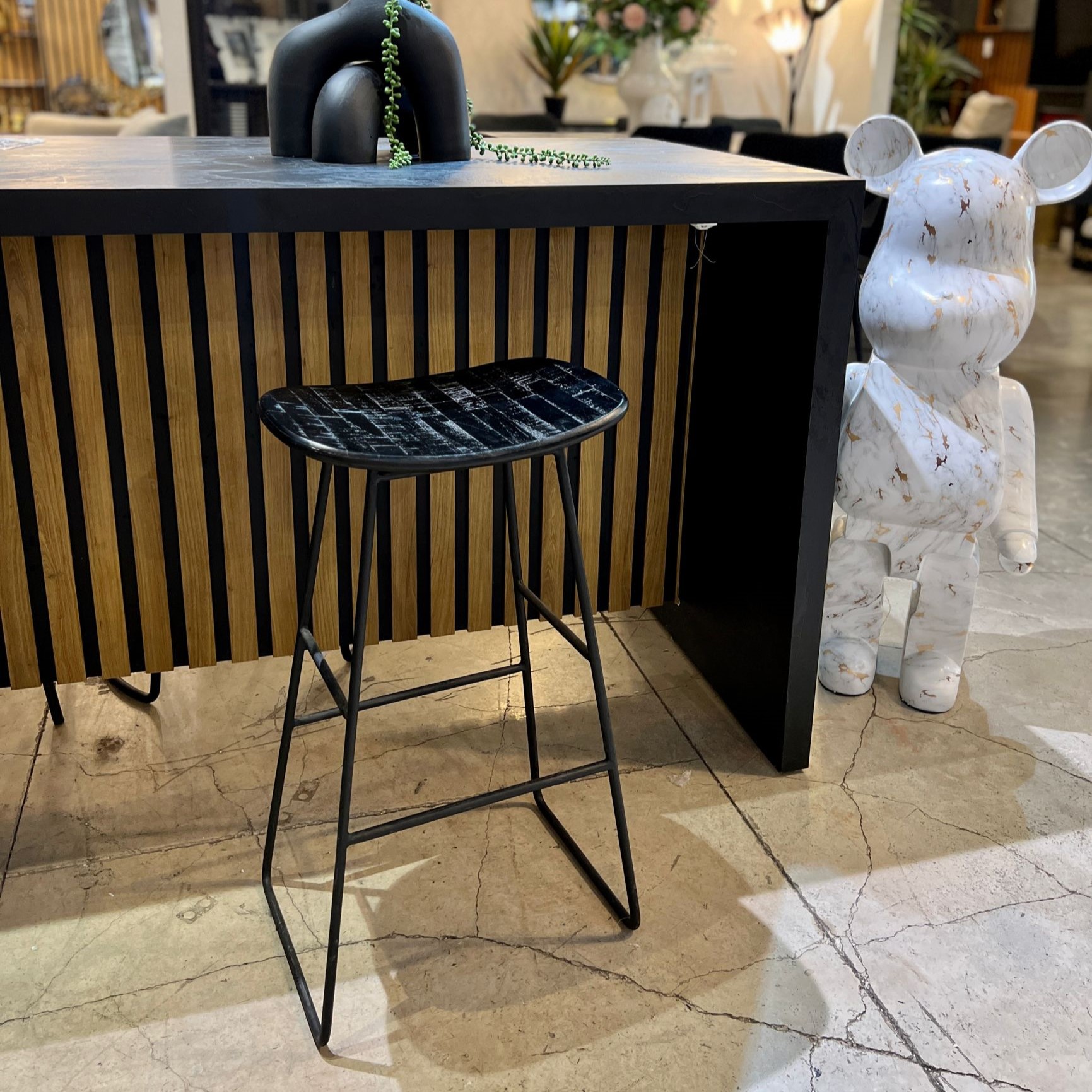 כסא בר עץ שחור דגם רוני כסא בר עץ שחור דגם רוני