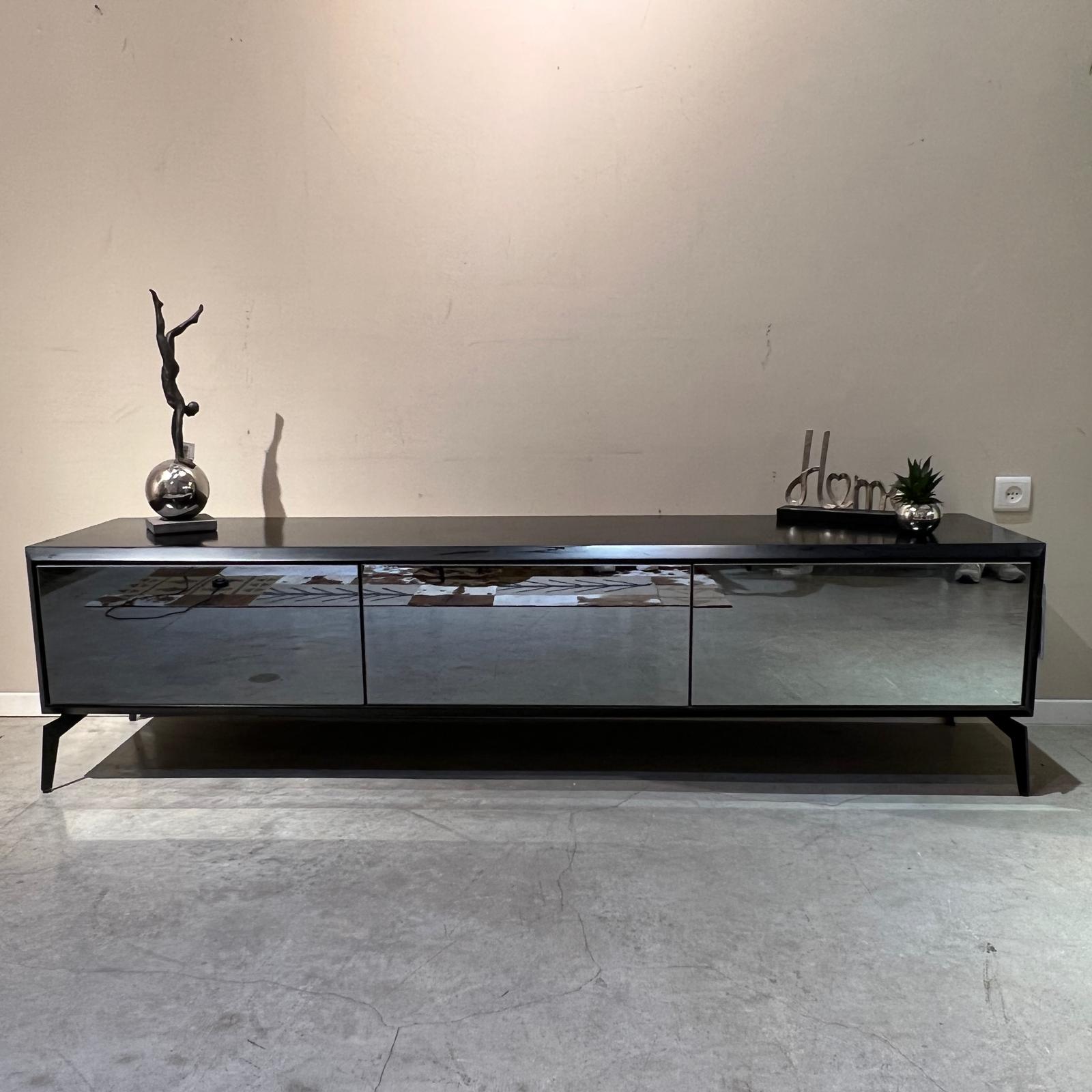 מזנון דגם מראה מזנון דגם מראה