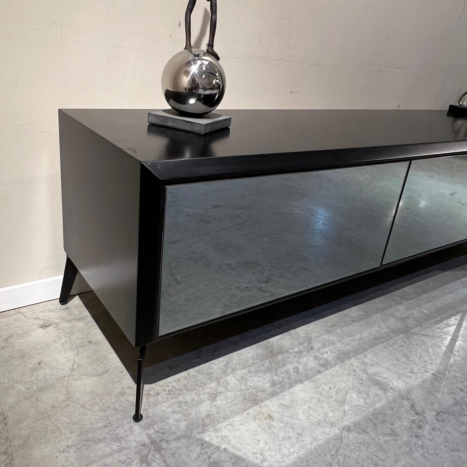 מזנון דגם מראה מזנון דגם מראה