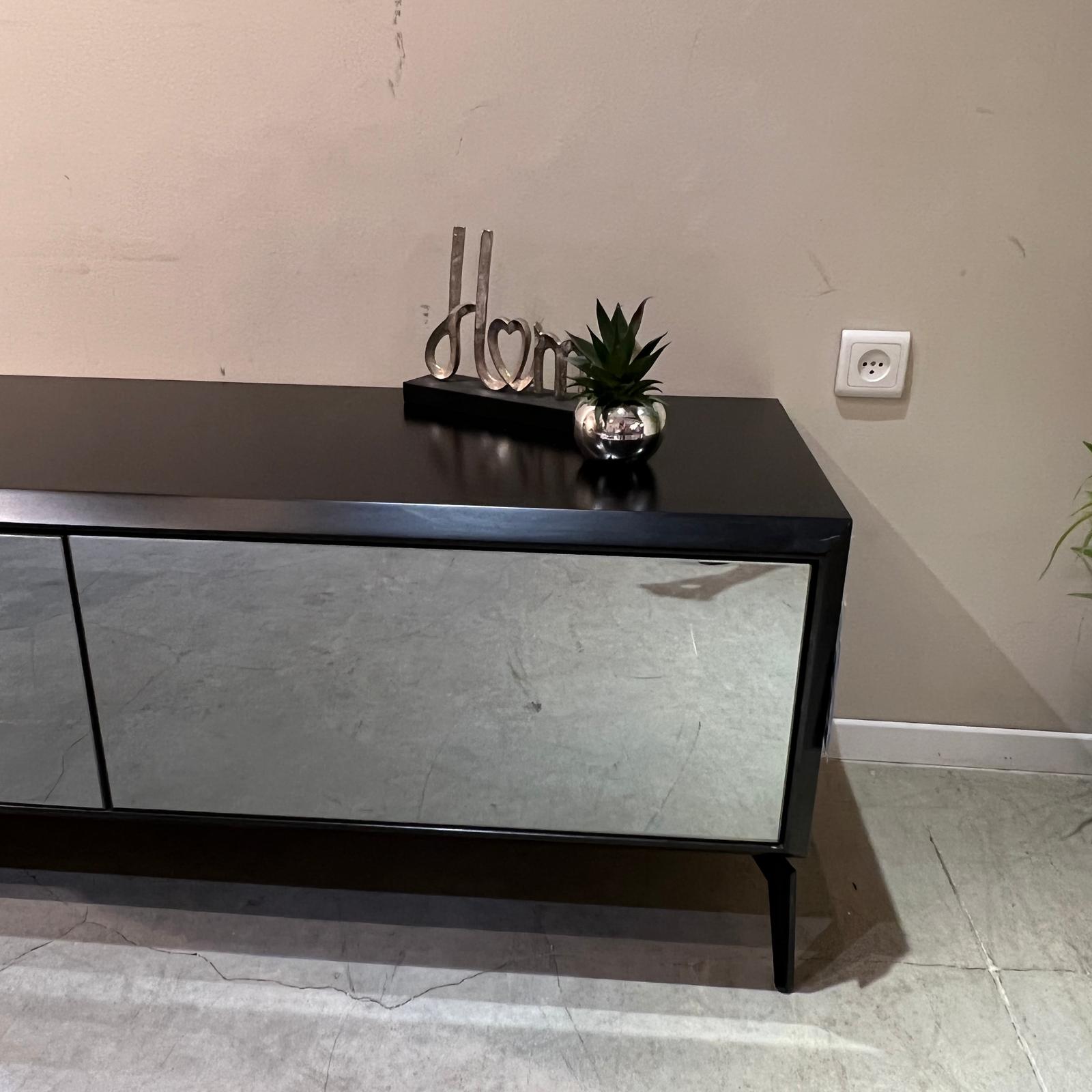 מזנון דגם מראה מזנון דגם מראה