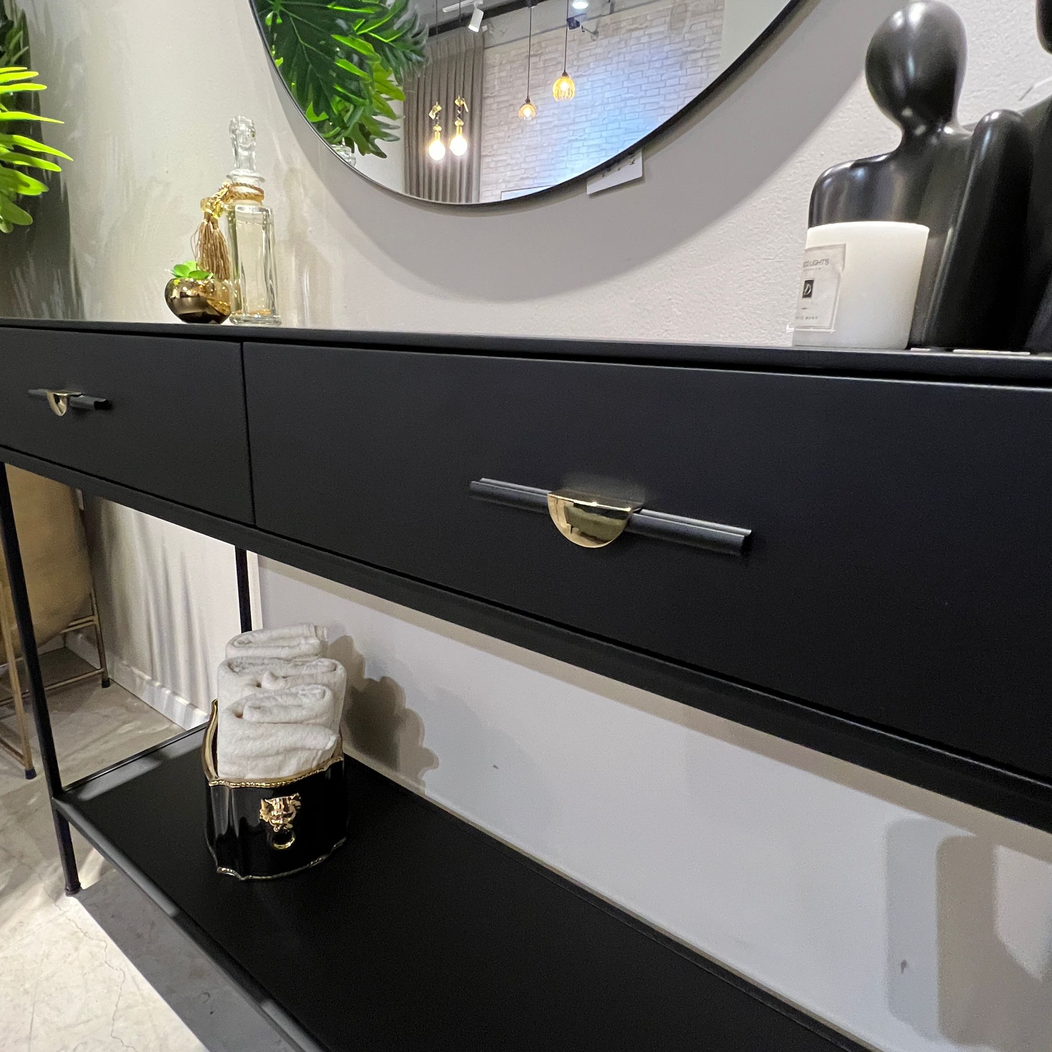 קונסולה דגם בלק קונסולה דגם בלק