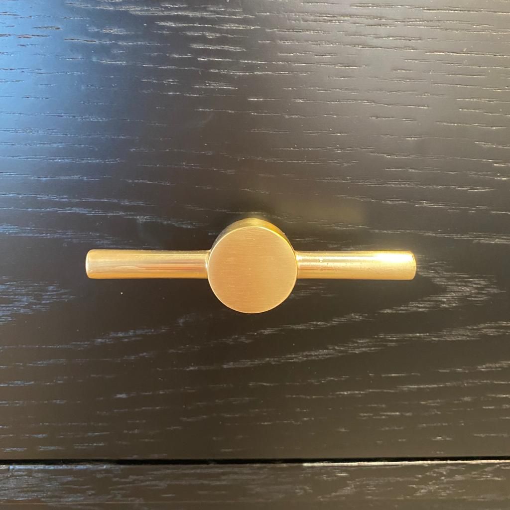 קונסולה דגם ורסצ’ה קונסולה דגם ורסצ’ה