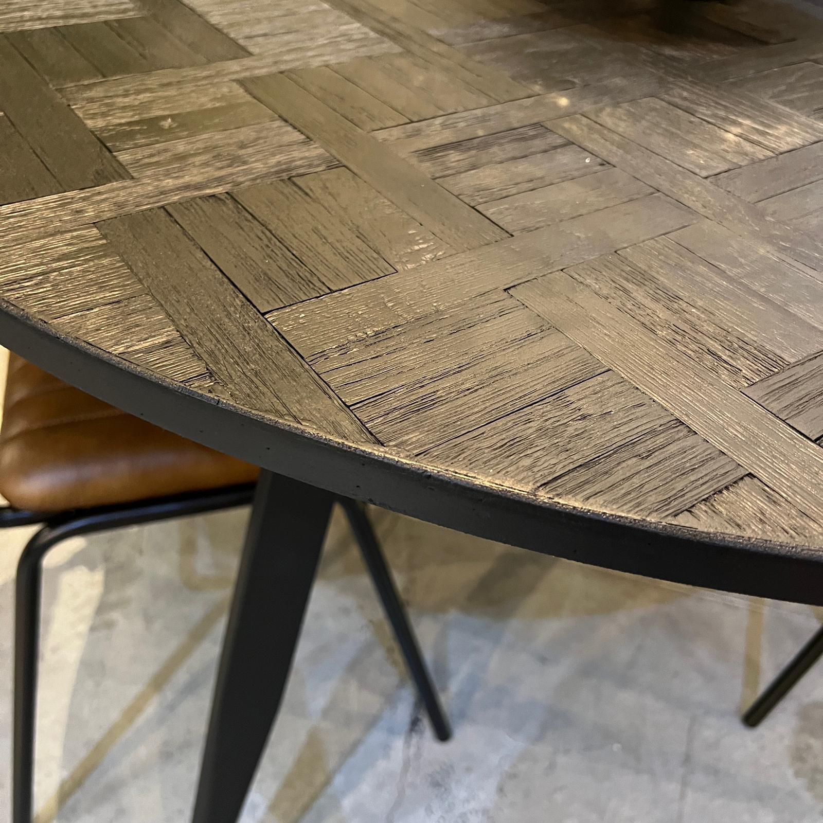 שולחן אוכל עגול עץ שחור פישבון דגם רוני