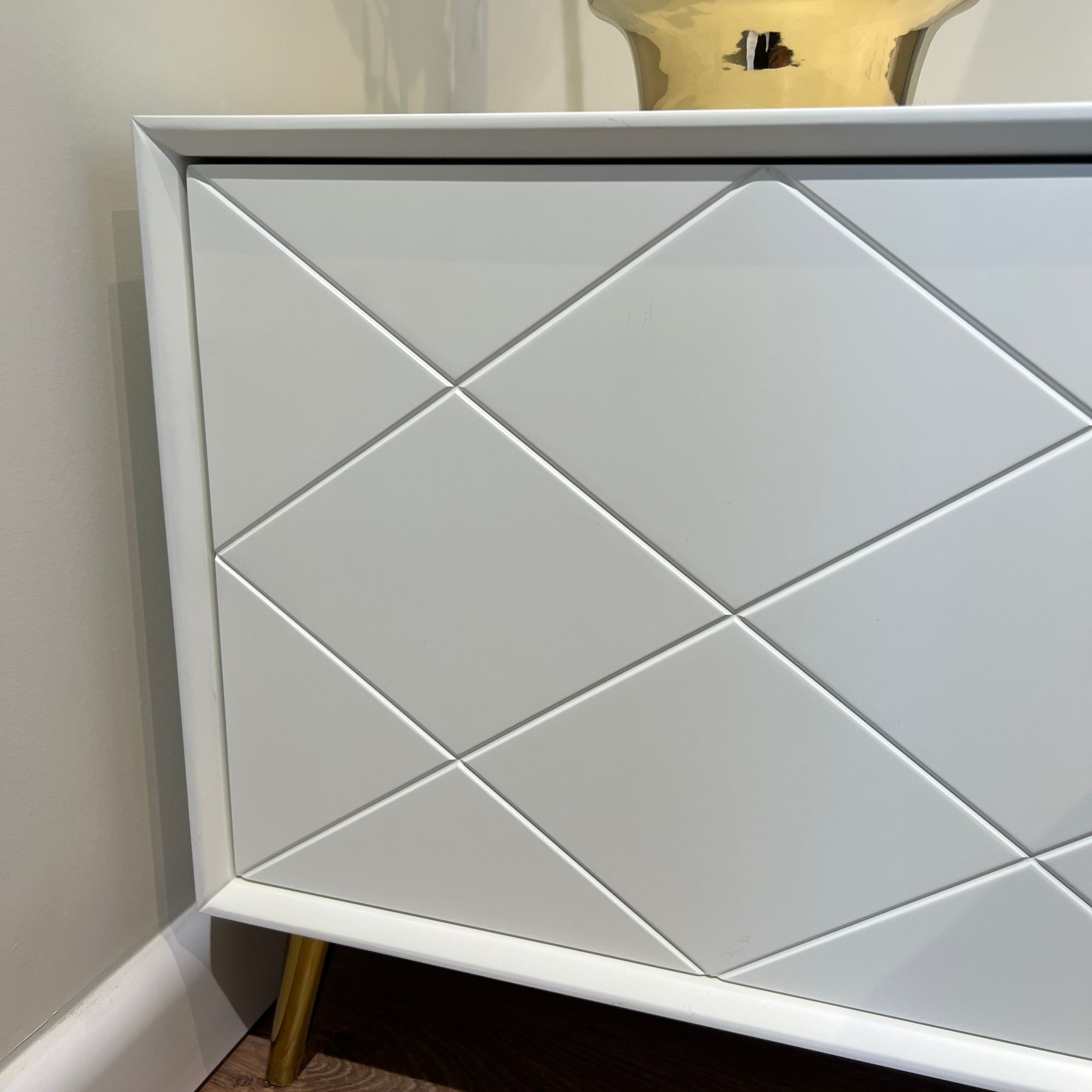 שידת צד דגם דיימונד שידת צד דגם דיימונד