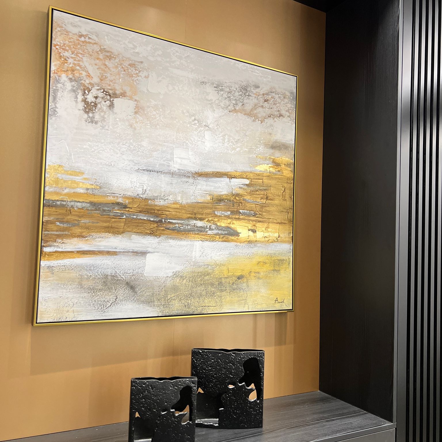 תמונת שמן בשילוב הדפסה אבסטרקט בגווני הזהב וחום