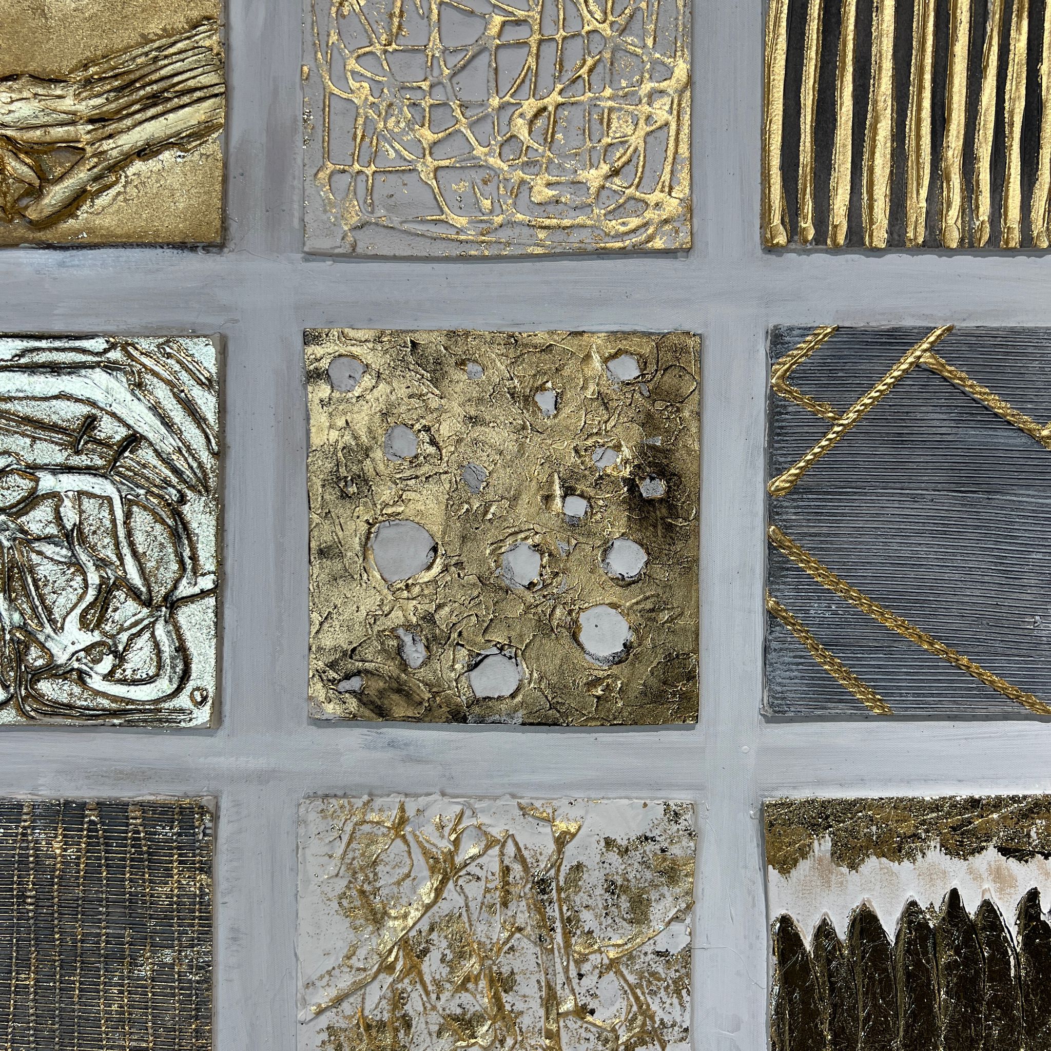 תמונת שמן המחולקת לריבועים עם מסגרת תמונת שמן המחולקת לריבועים עם מסגרת