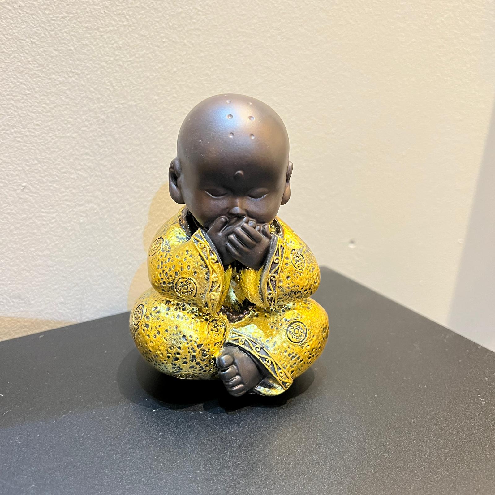 פסל בודהה שחור שמלה זהב יושב קטן פסל בודהה שחור שמלה זהב יושב קטן