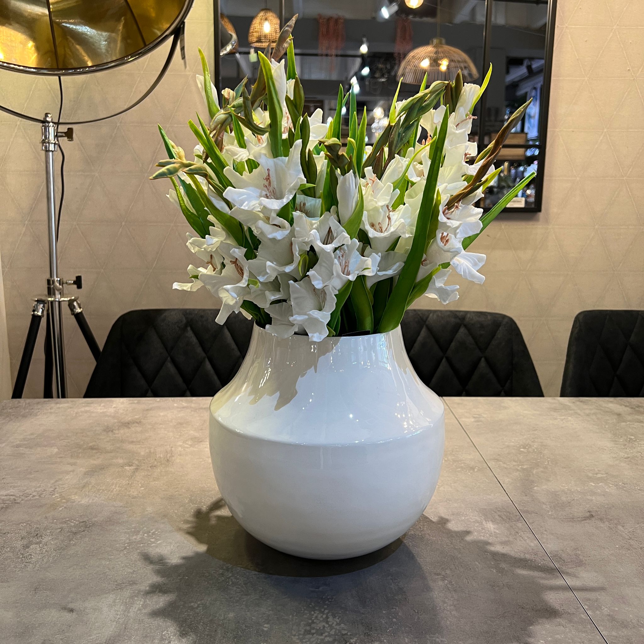 כד אולימפוס דגם ראבי נמוך לבן כד אולימפוס דגם ראבי נמוך לבן